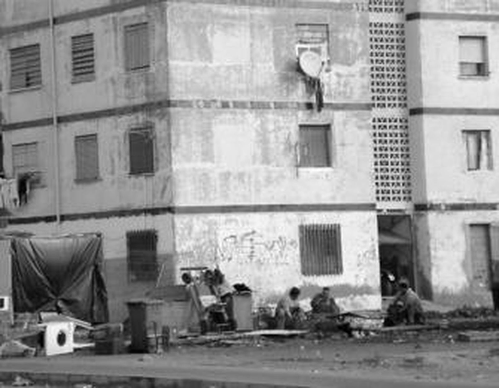 Edificios sociales en El Puche Norte.