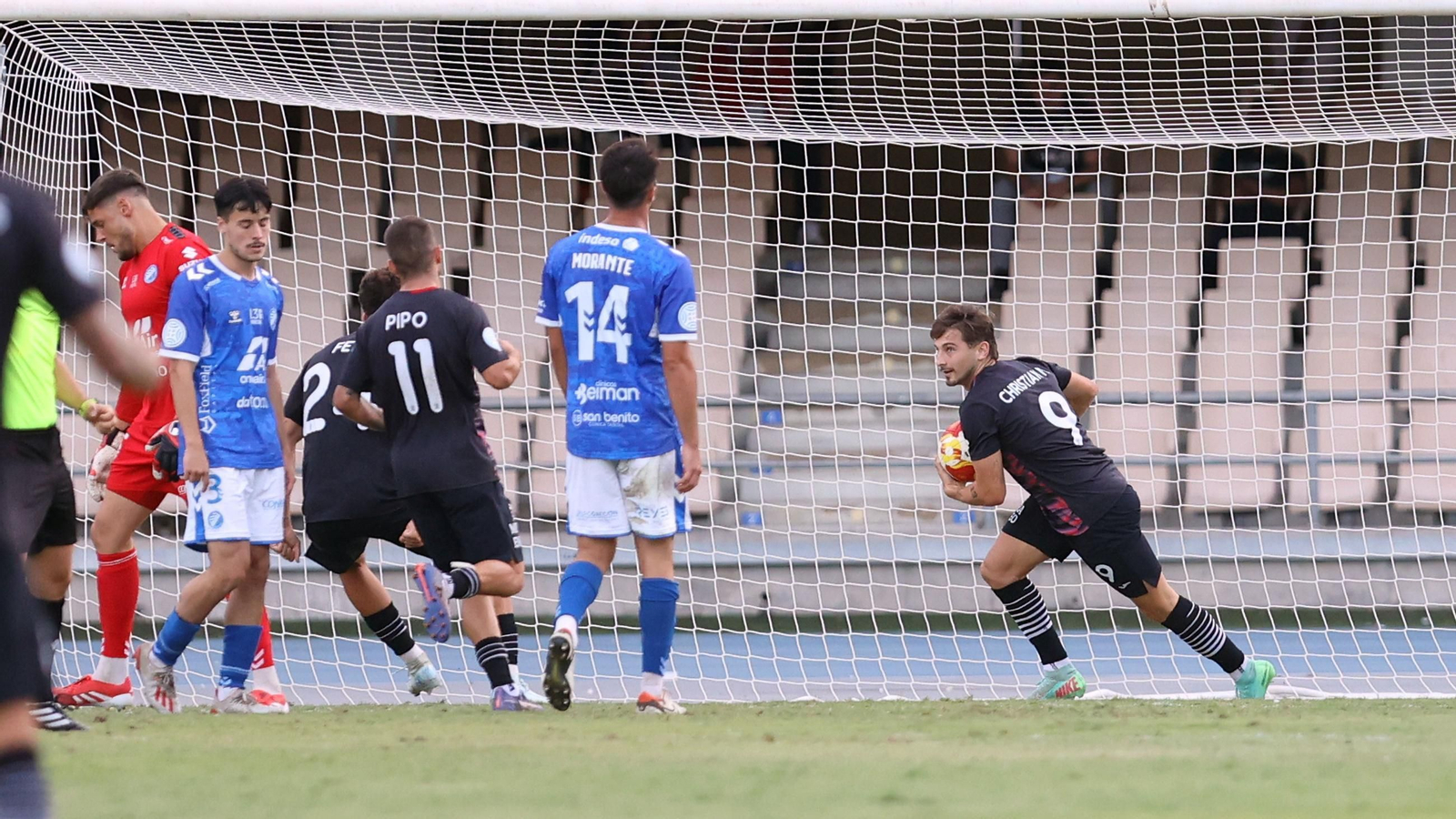 Imágenes del Xerez DFC contra el Águlas FC en Chapín