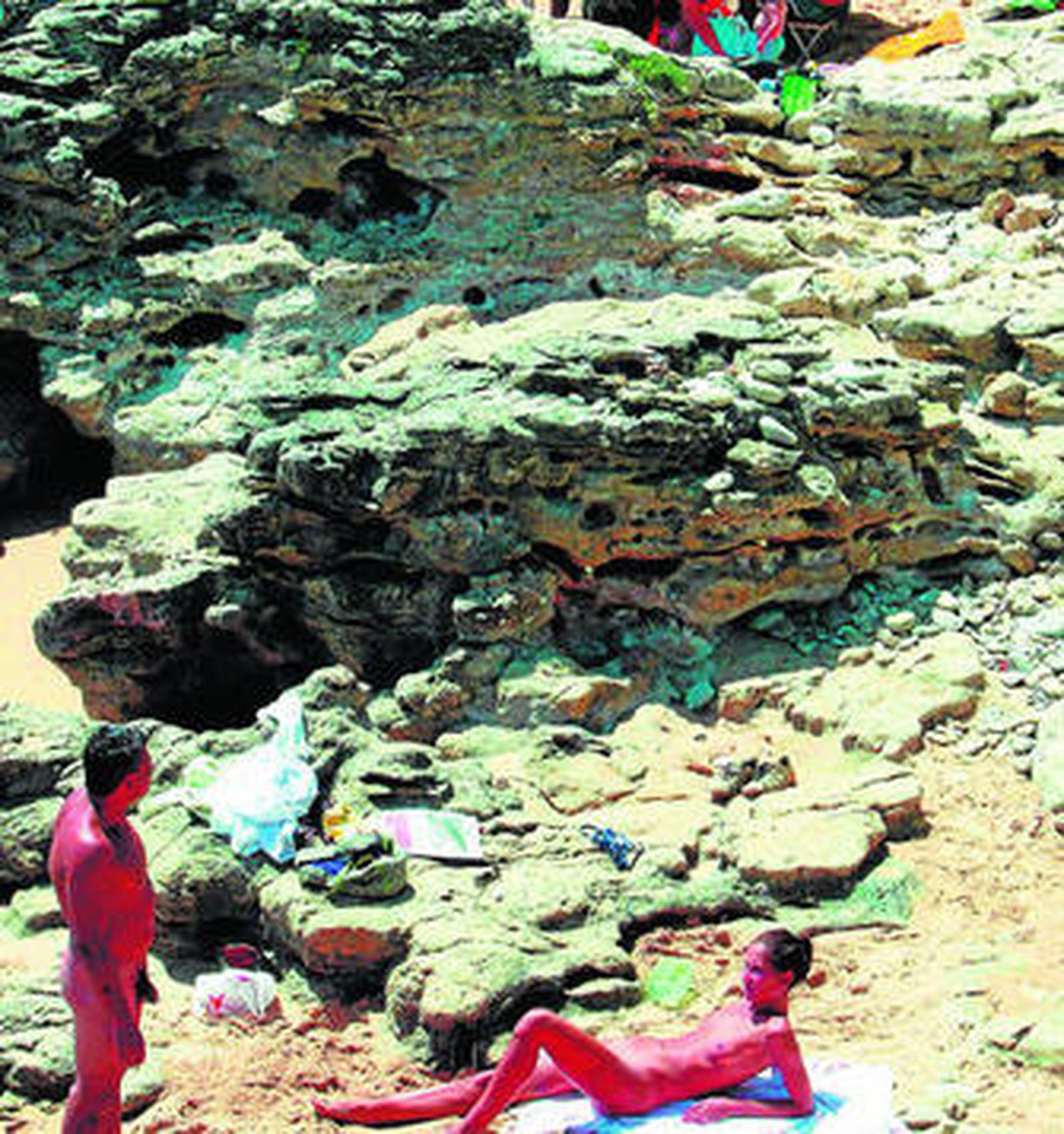 Nudistas en una playa de la provincia de Cádiz.