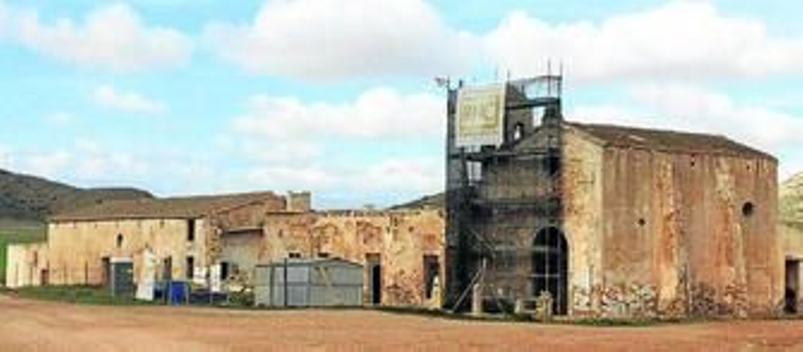 La empresa Rehabitec ya inició a principios de mes el montaje del andamio.