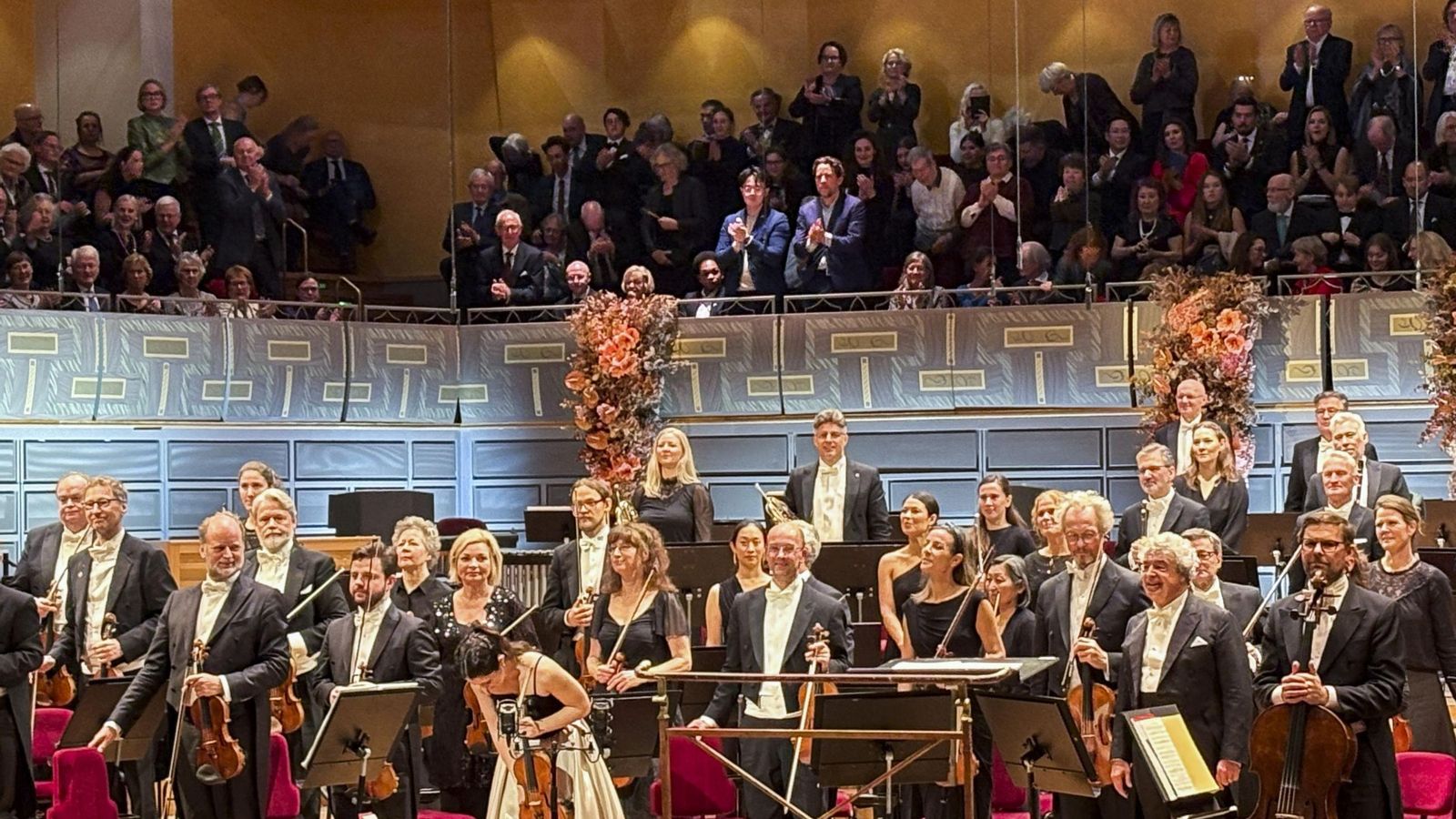 La violinista granadina María Dueñas en el concierto los Nobel