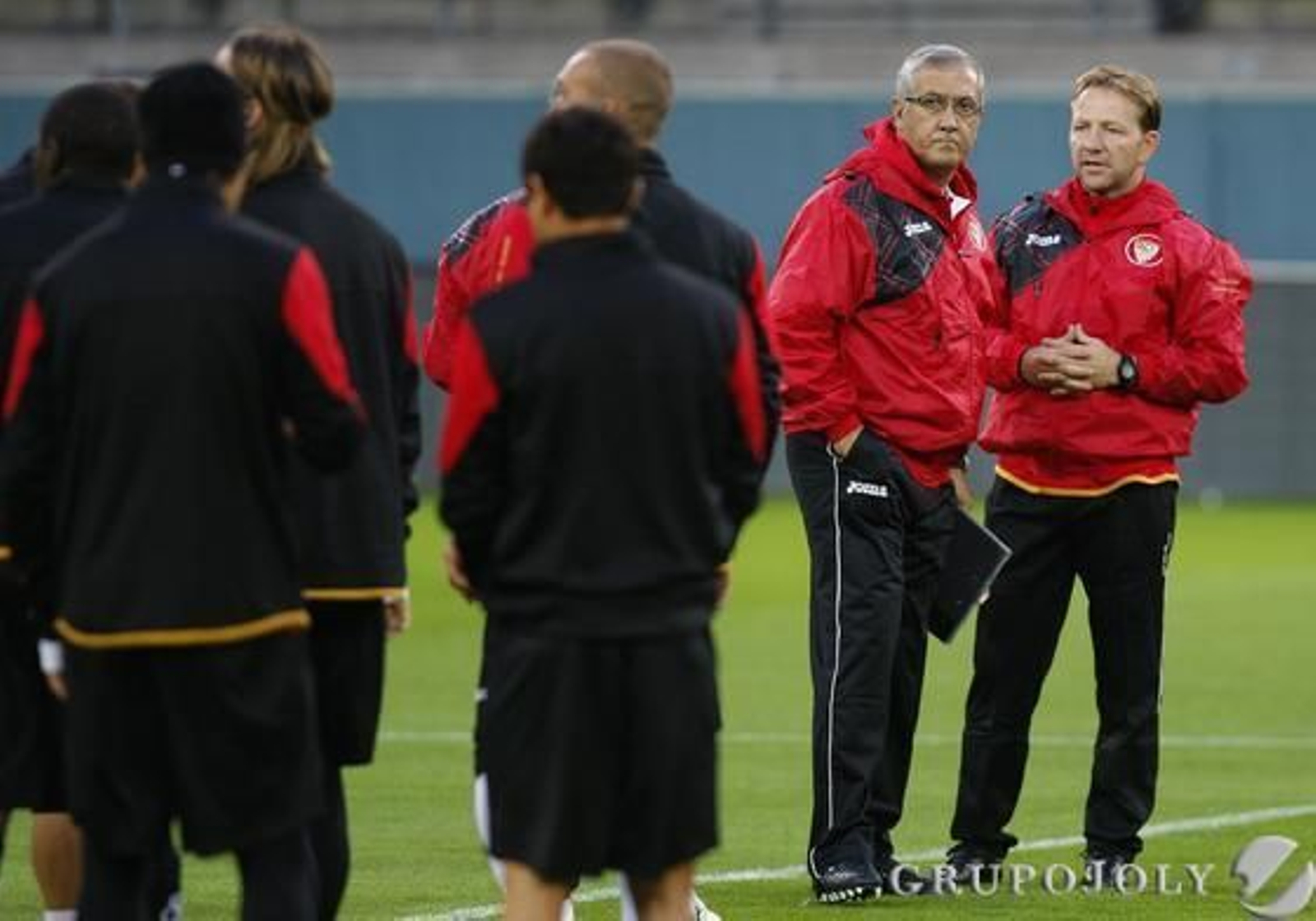 Entrenamiento en el terreno de juego donde se disputará el choque ante el Borrusia Dortmund.

Foto: Diario de Sevilla