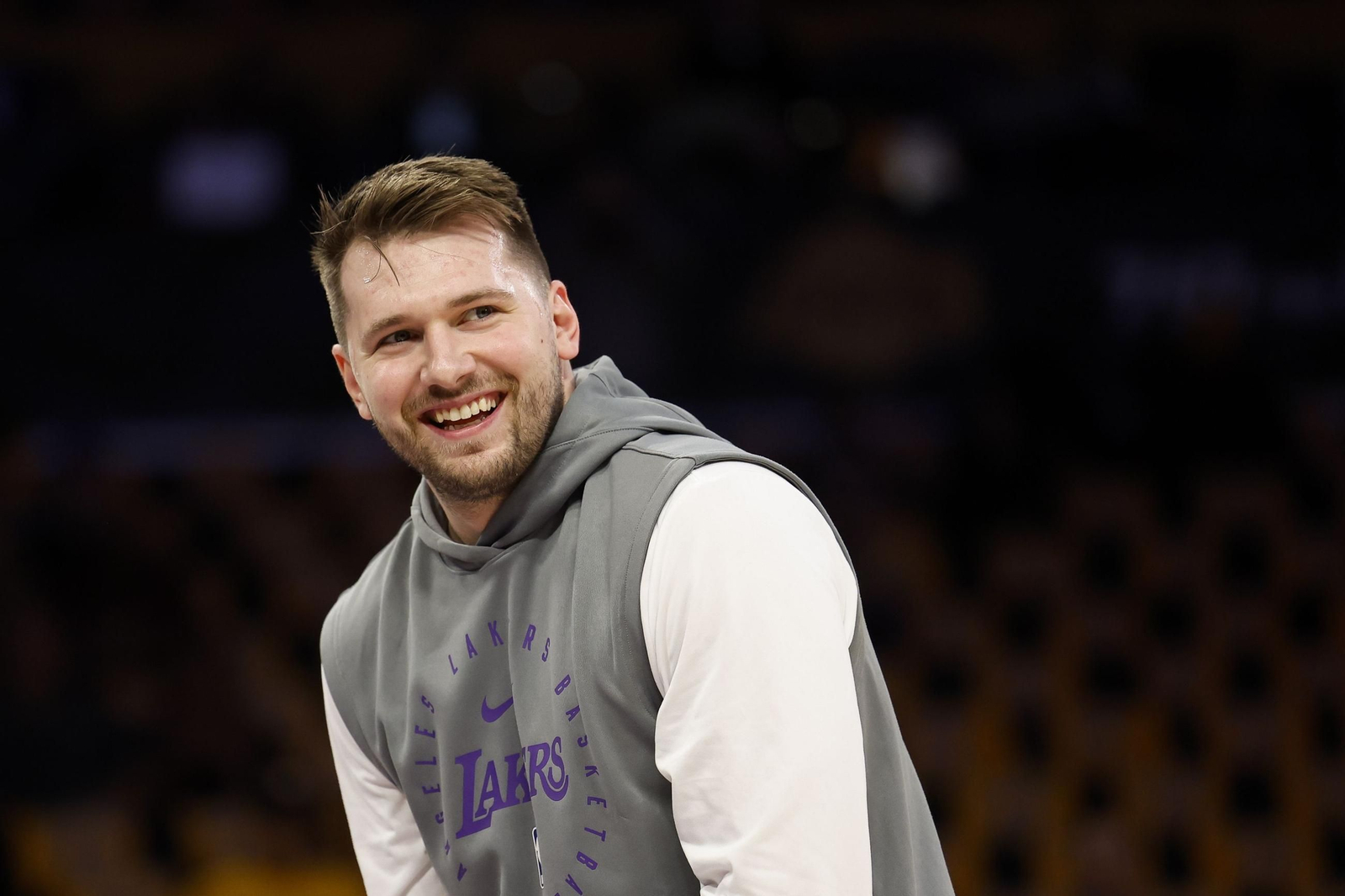 Las fotos del debut de Doncic con los Lakers