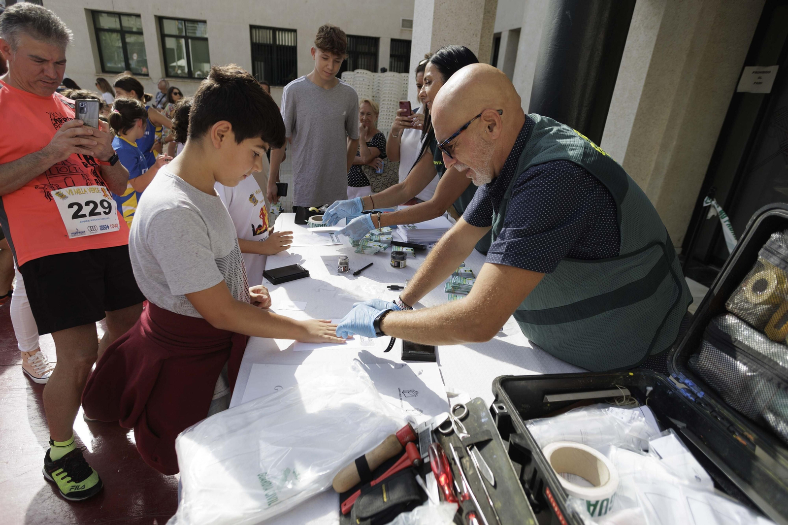 Todas las imágenes de la Jornada de Puertas Abiertas en la Guardia Civil de Cádiz