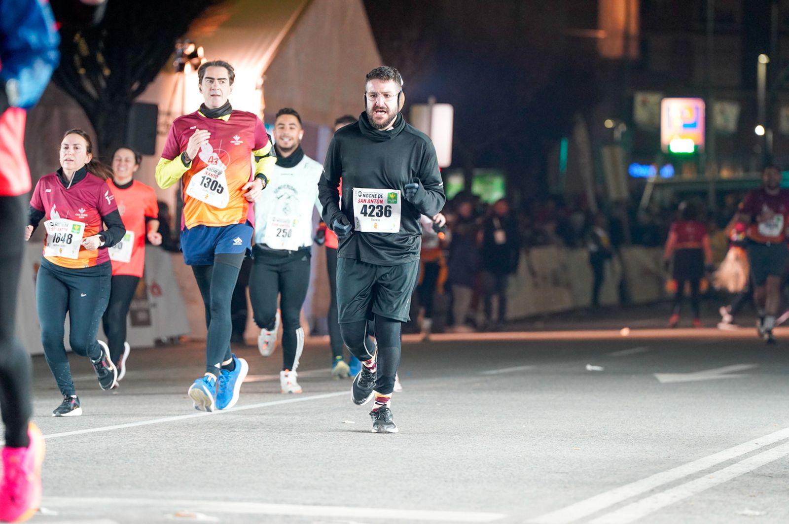 En imágenes: búscate en tu llegada a meta de la Carrera de San Antón 2026 (4)