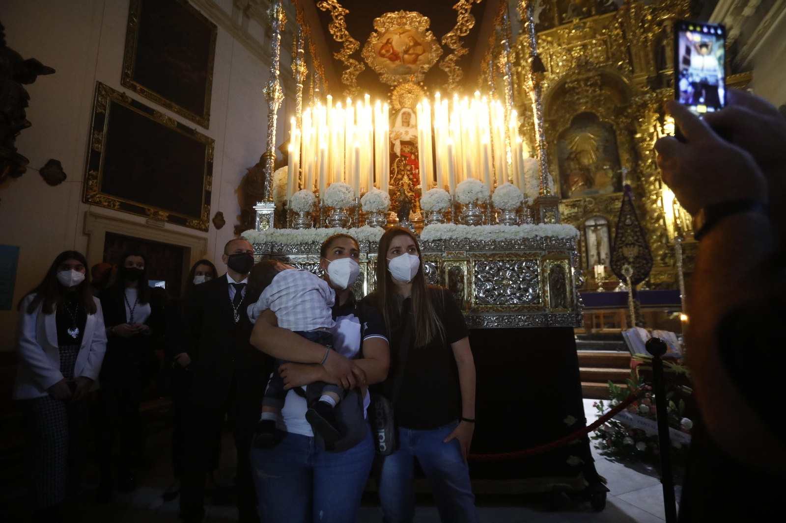 La espera para ver al Rescatado en Córdoba, en fotografías