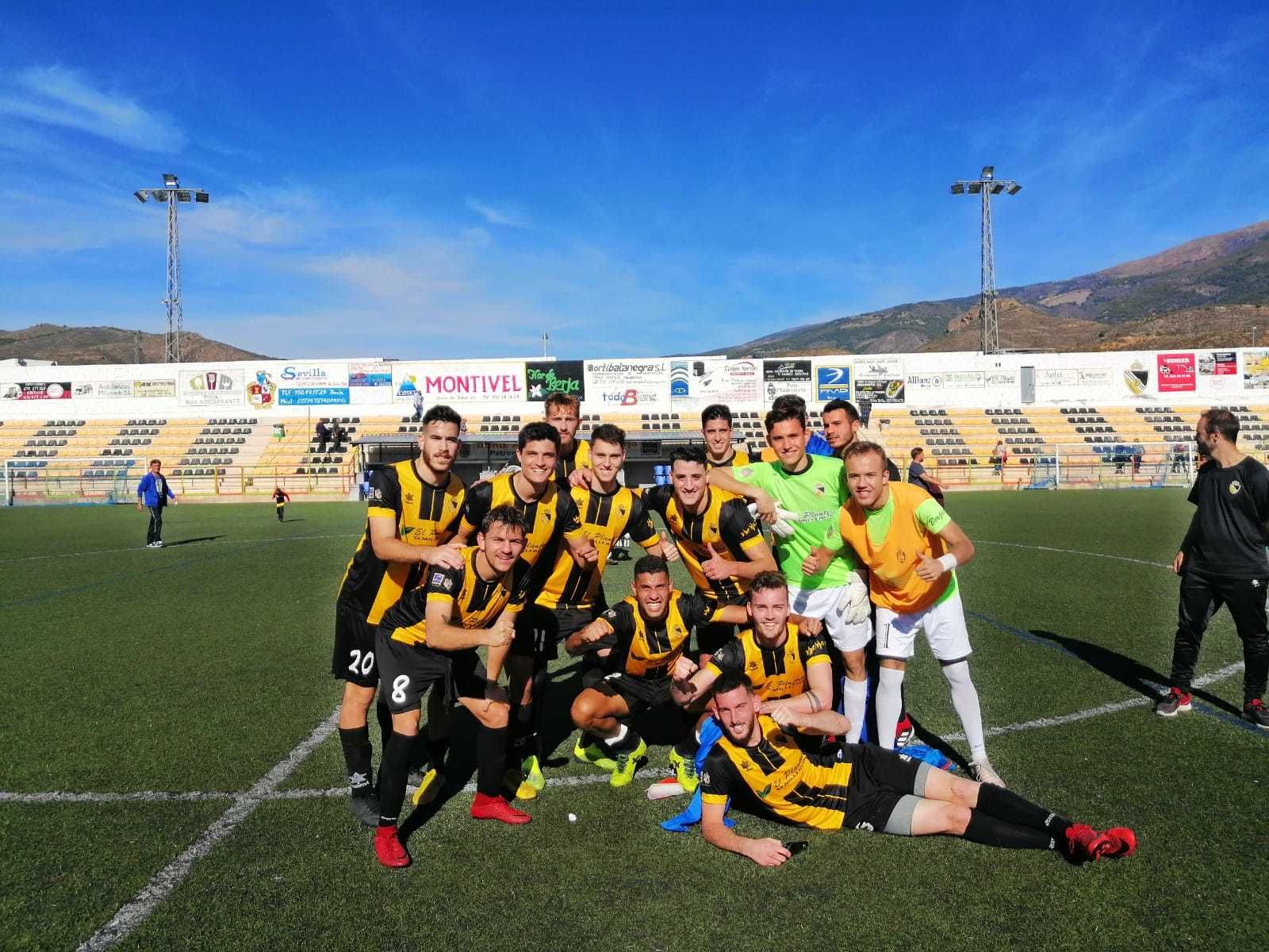 El Berja, obligado a ganar para no perder de vista la segunda posición.