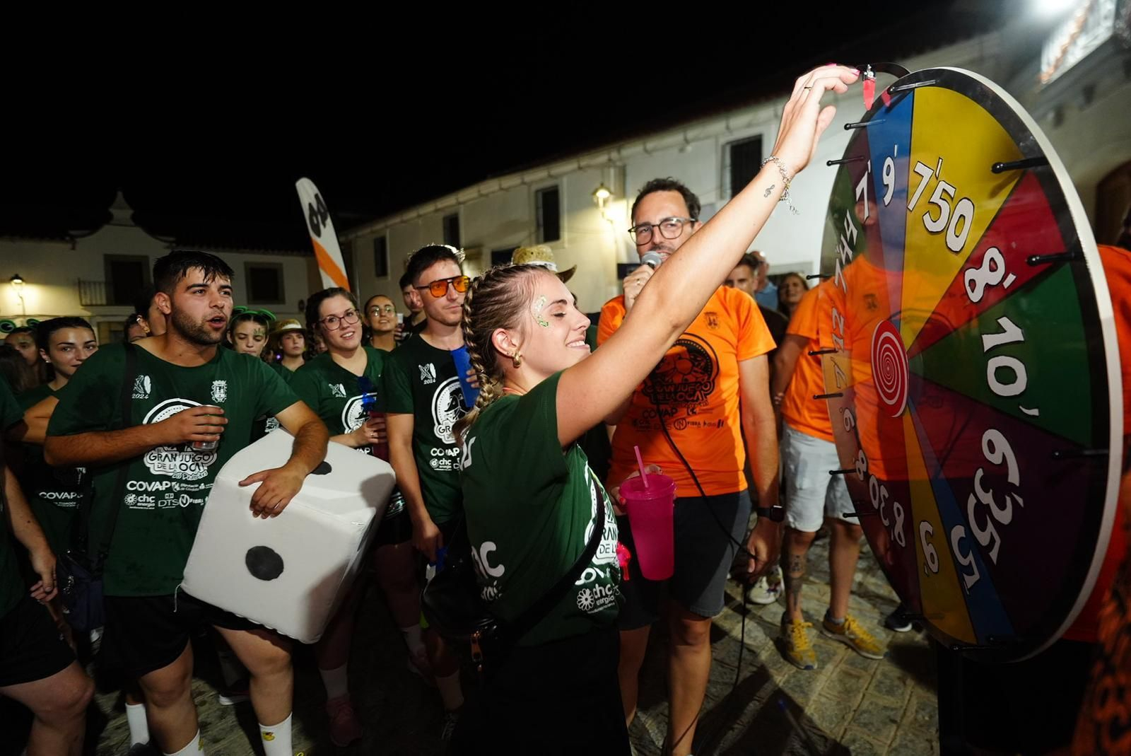 Las imágenes del Gran Juego de la Oca de Dos Torres: diversión y el mejor ambiente