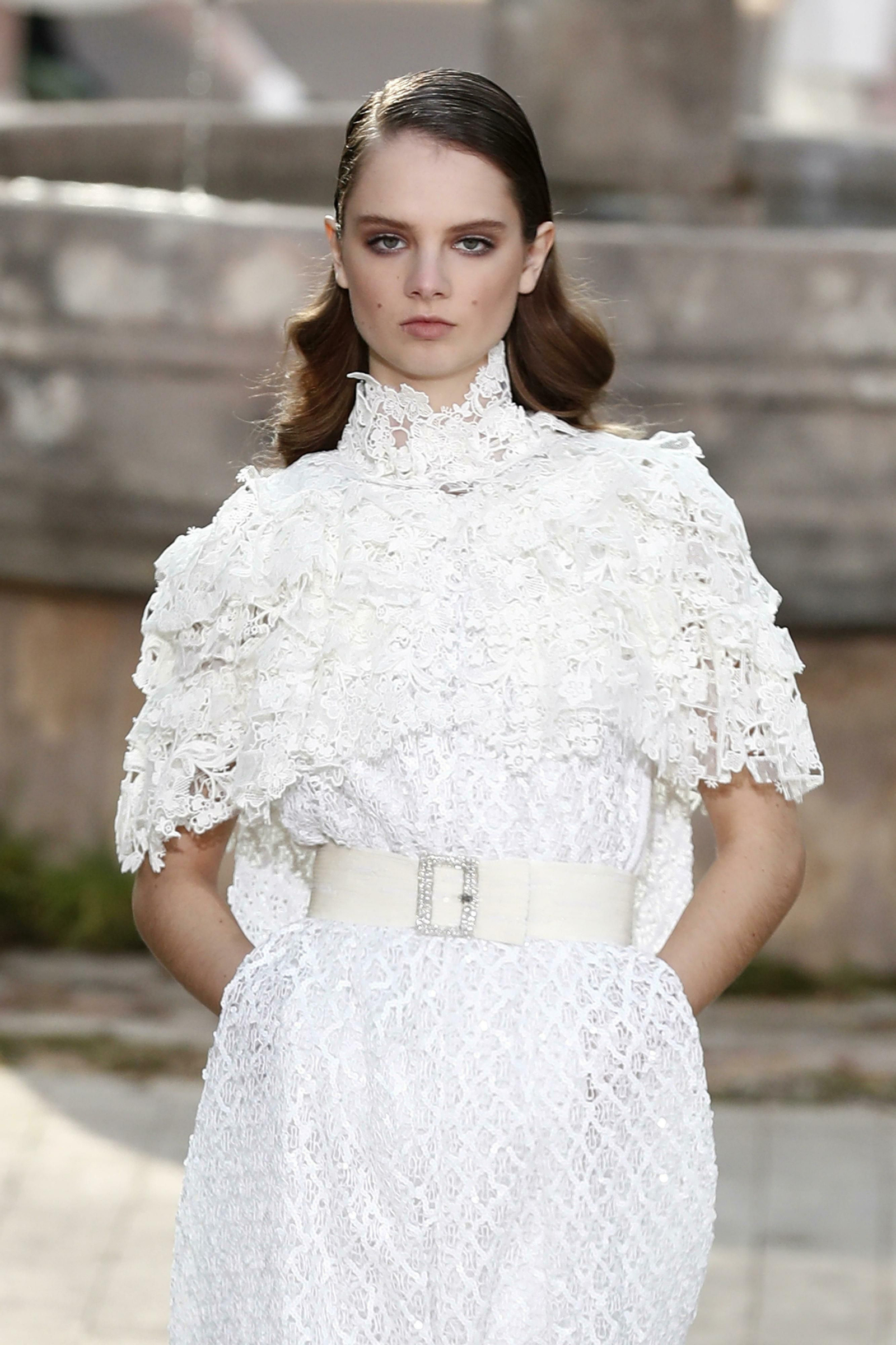 El desfile completo en fotos de Chanel el la Semana de la Alta Costura de París S/S 2020