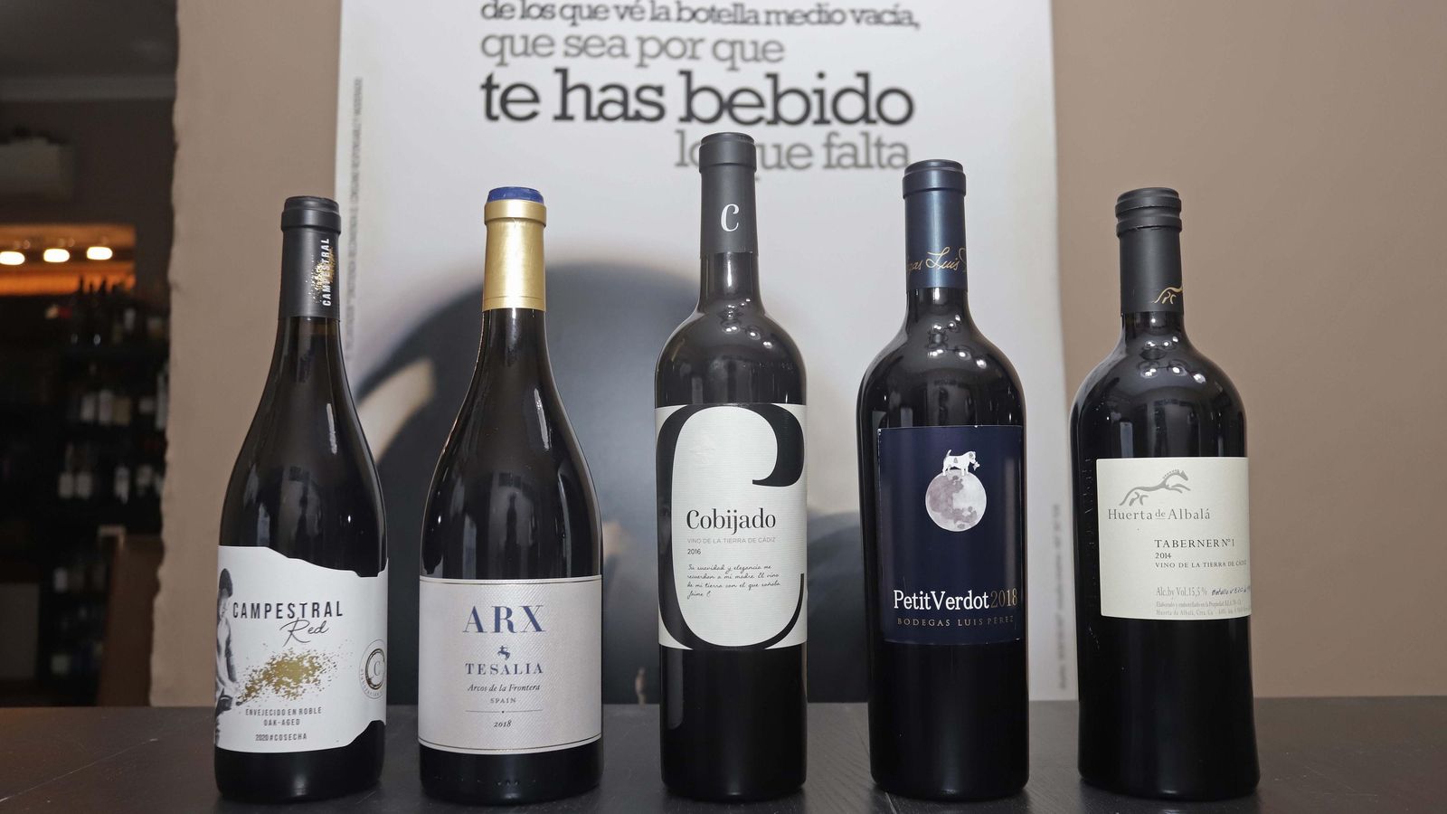 Selección de vinos en 'El Decantador'.