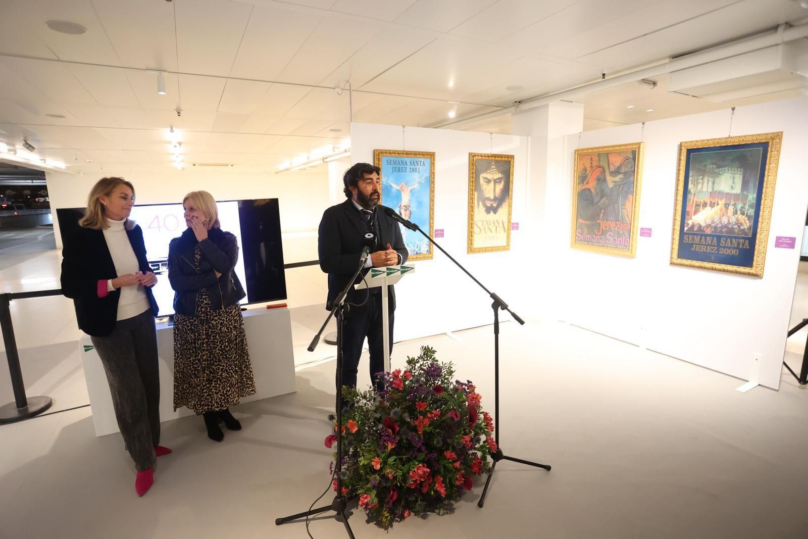 Muestra de carteles de Semana Santa de Jerez en El Corte Inglés