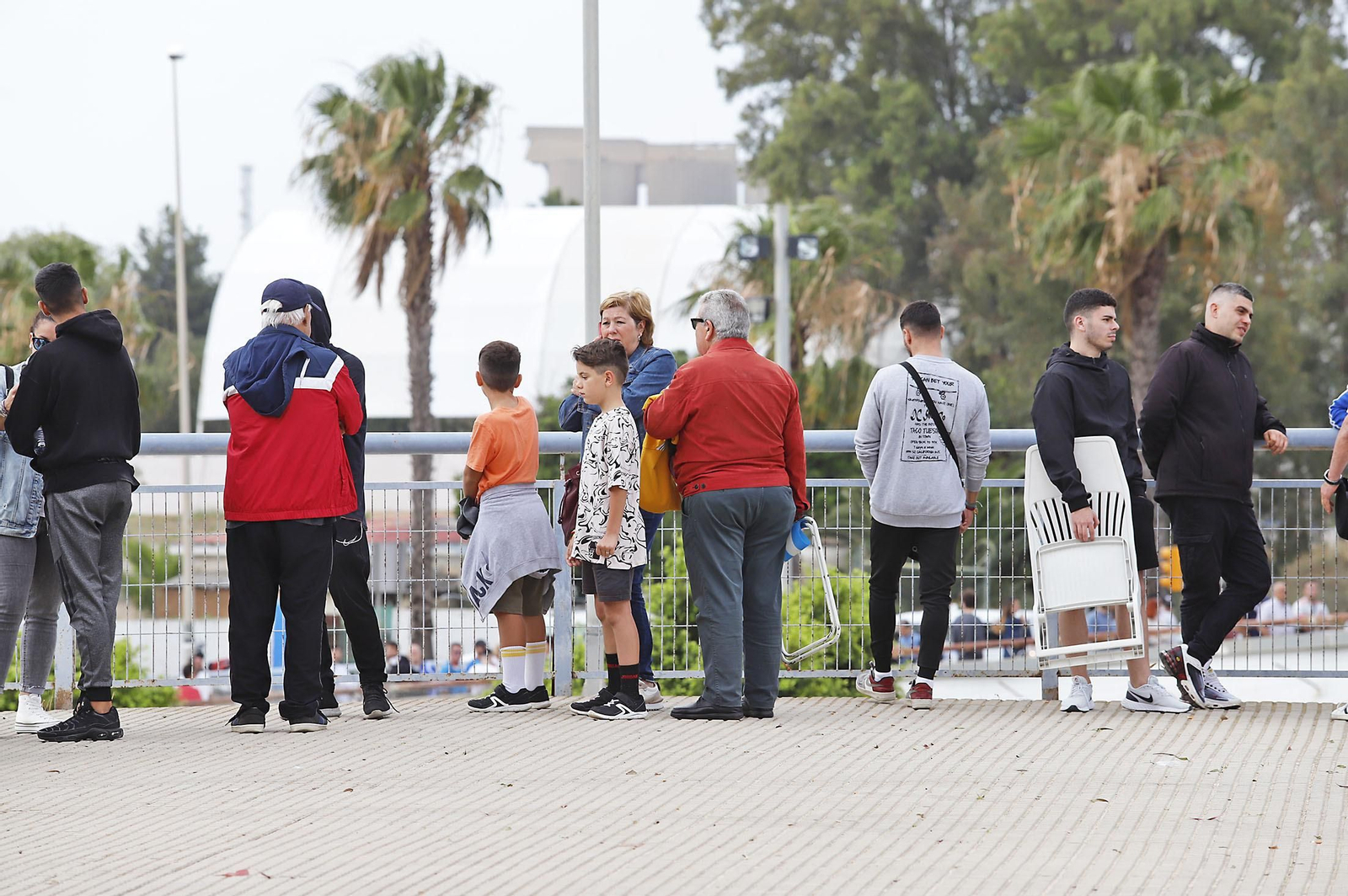 Largas colas para comprar las últimas entradas de la final del Recreativo de Huelva