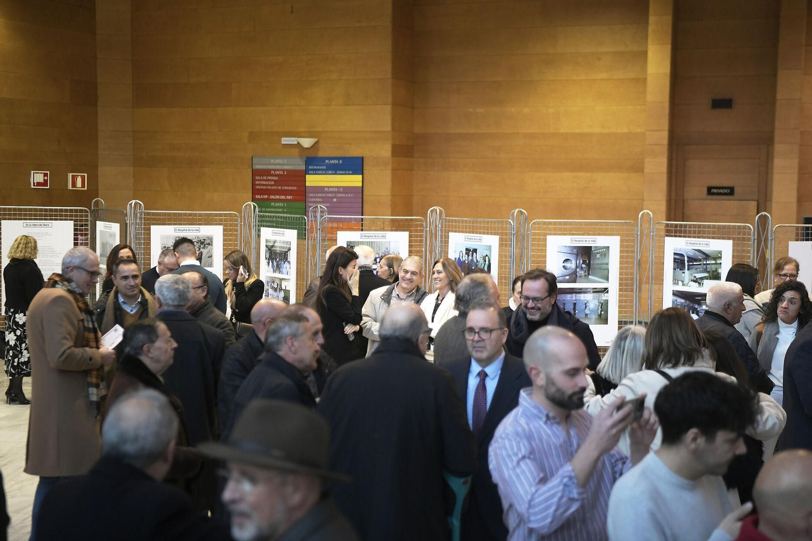 La gala del 70 aniversario del Hospital virgen de las nieves de Granada, en imágenes