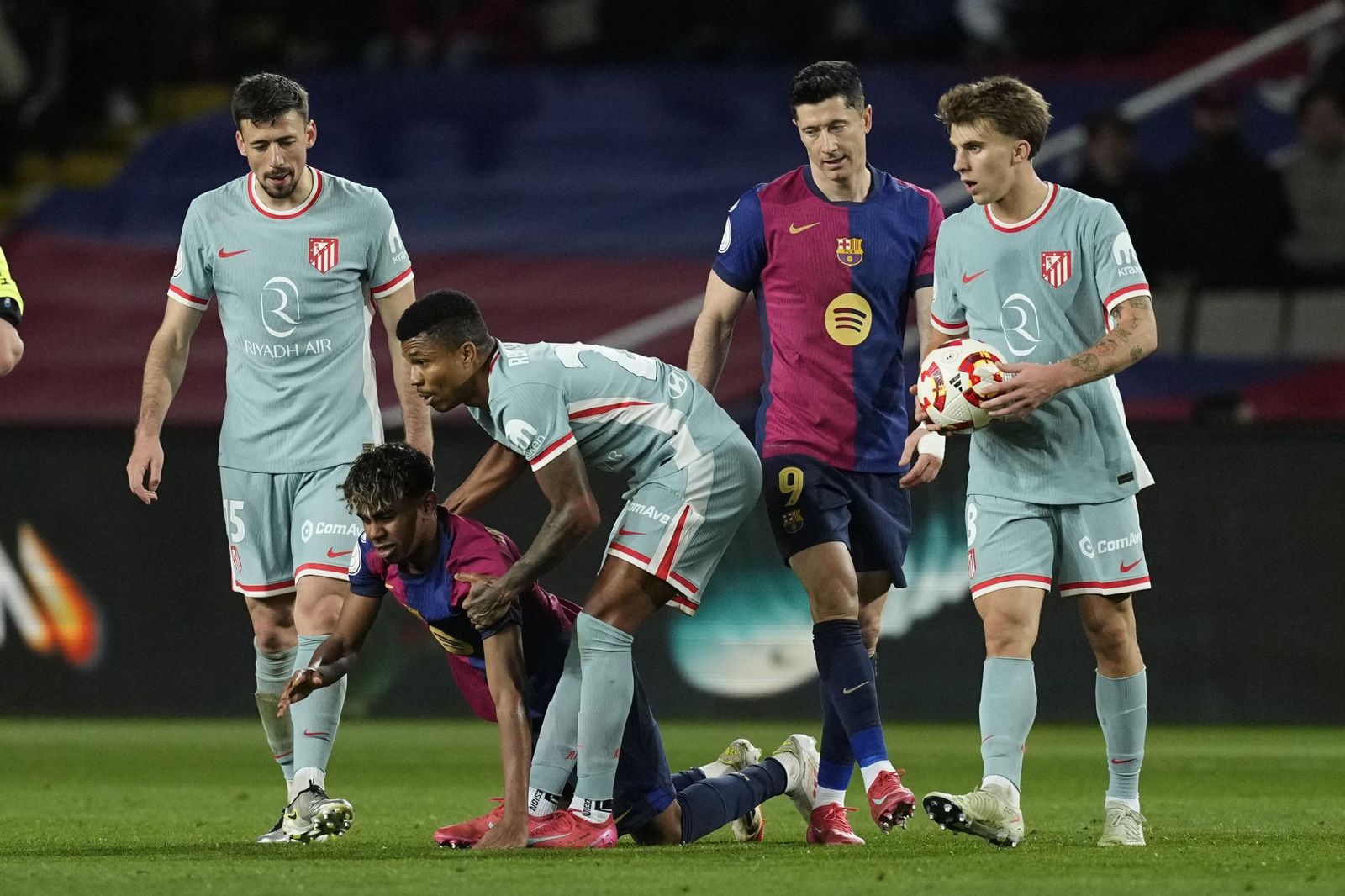 Las fotos del espectacular Barcelona - Atlético de Madrid