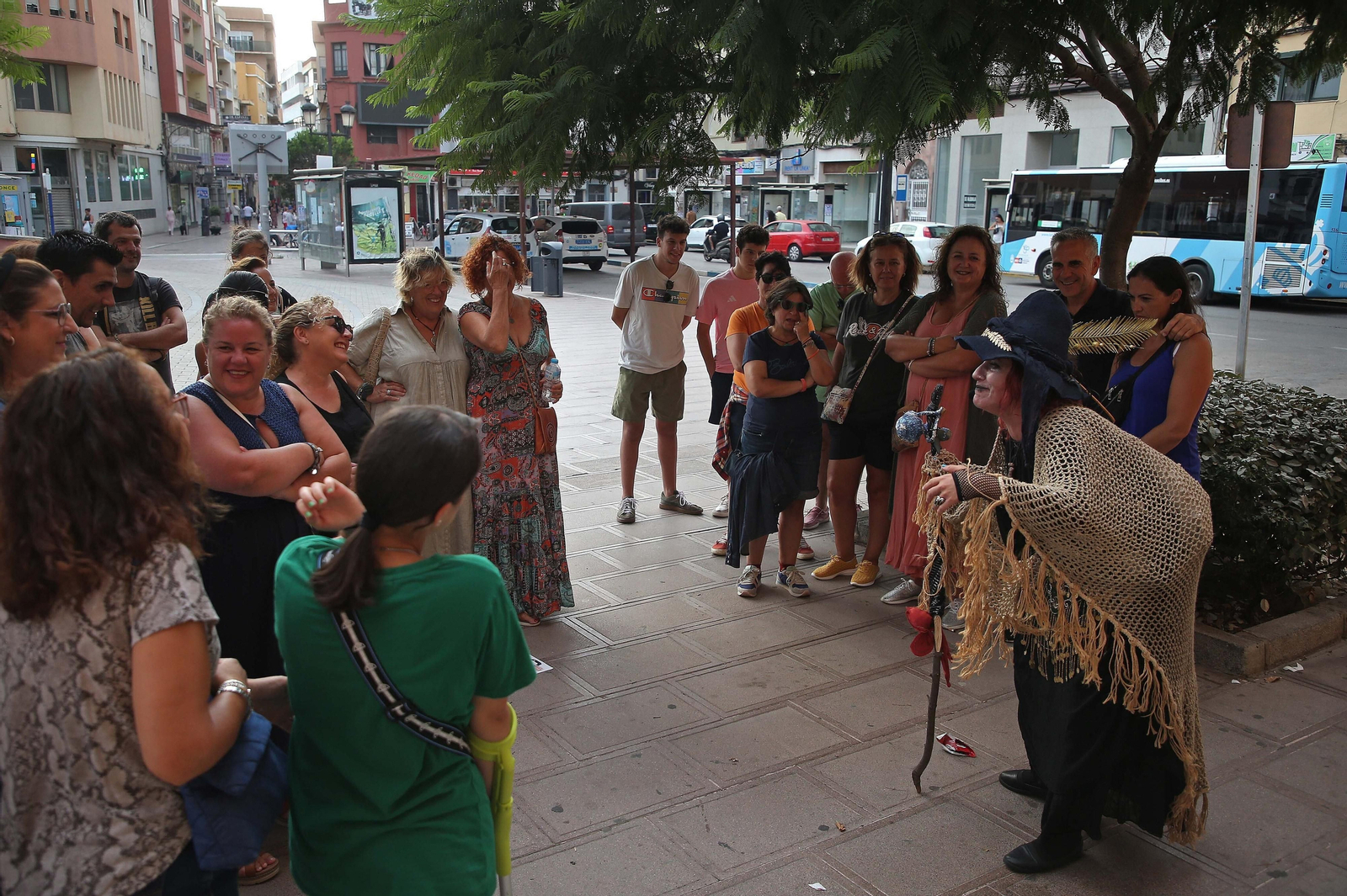 La primera ruta turística teatralizada por el centro de La Línea, en imágenes