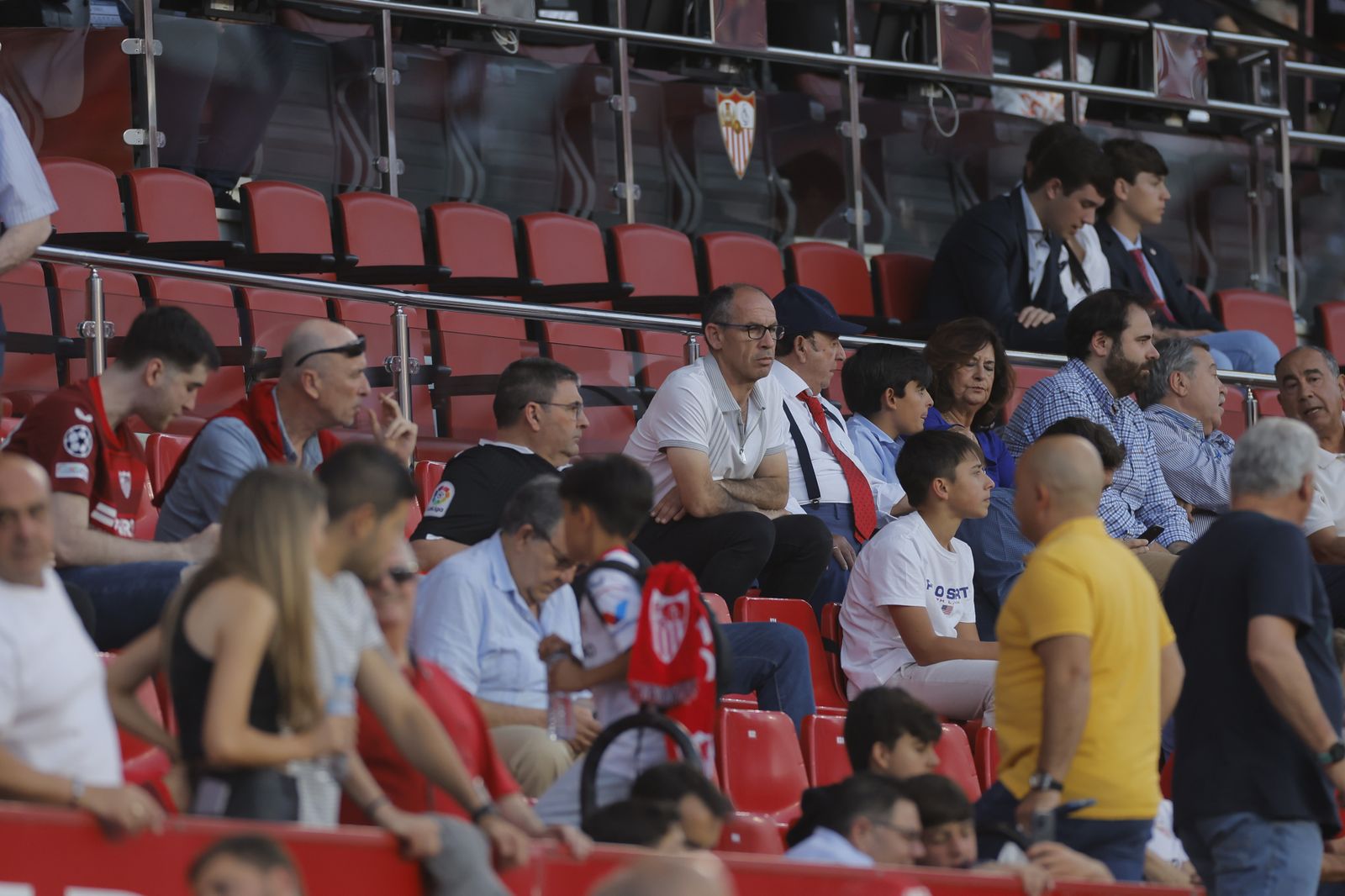 Búscate en las fotos del Sevilla -Villarreal