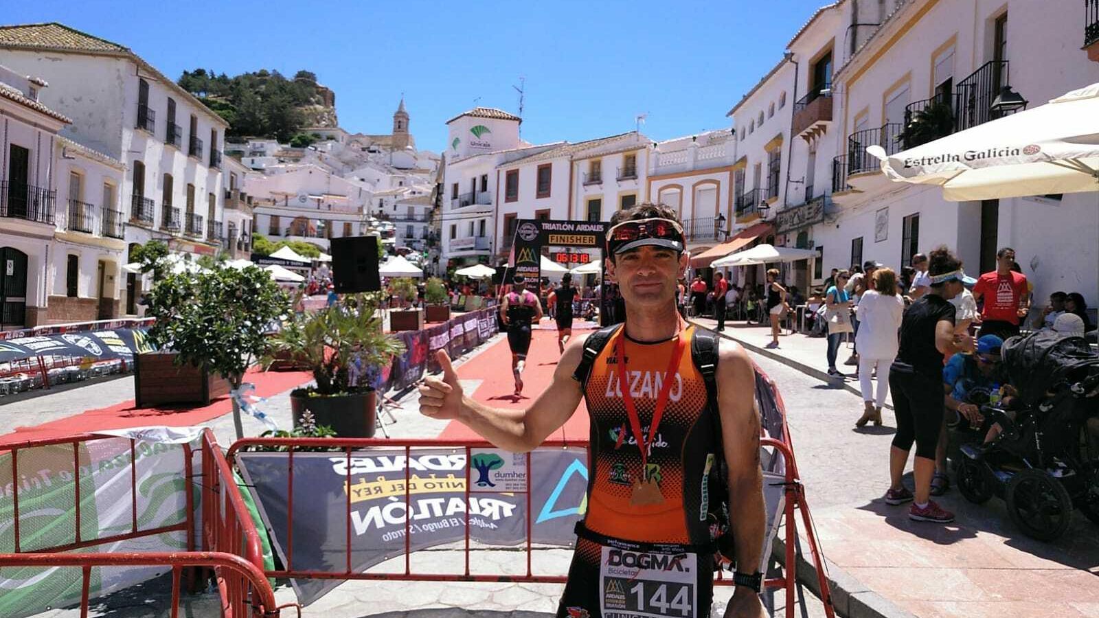 Lozano en la meta situada en Ardales de la prueba del Caminito del Rey