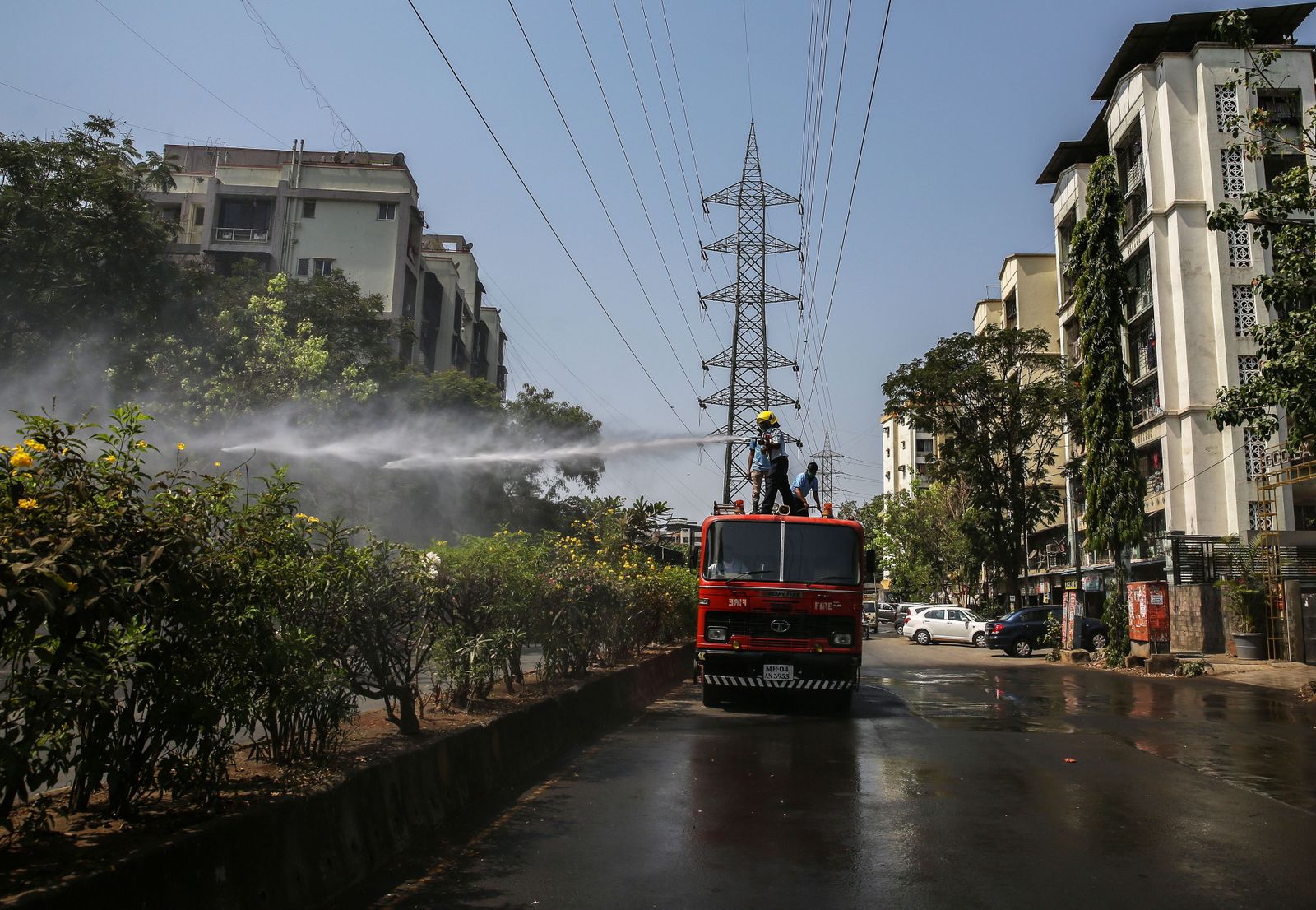 India: Labores de desinfección en las calles.
