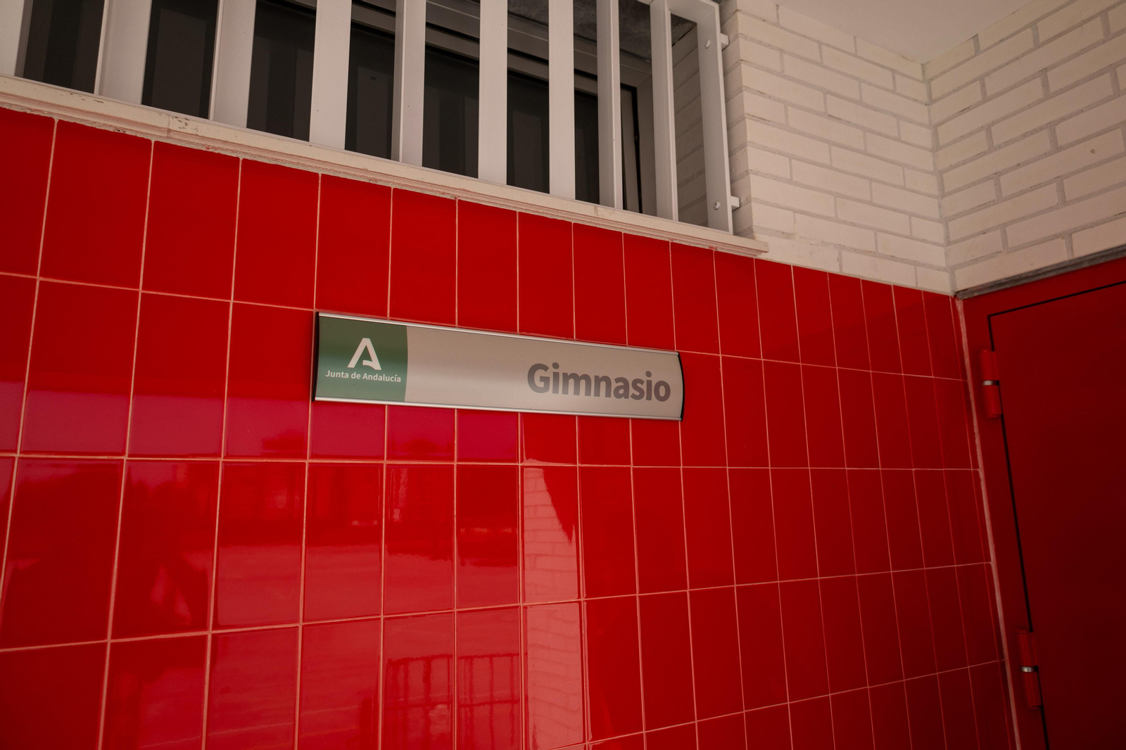 Un recorrido en imágenes por el interior del nuevo colegio del Ensanche Sur en Huelva