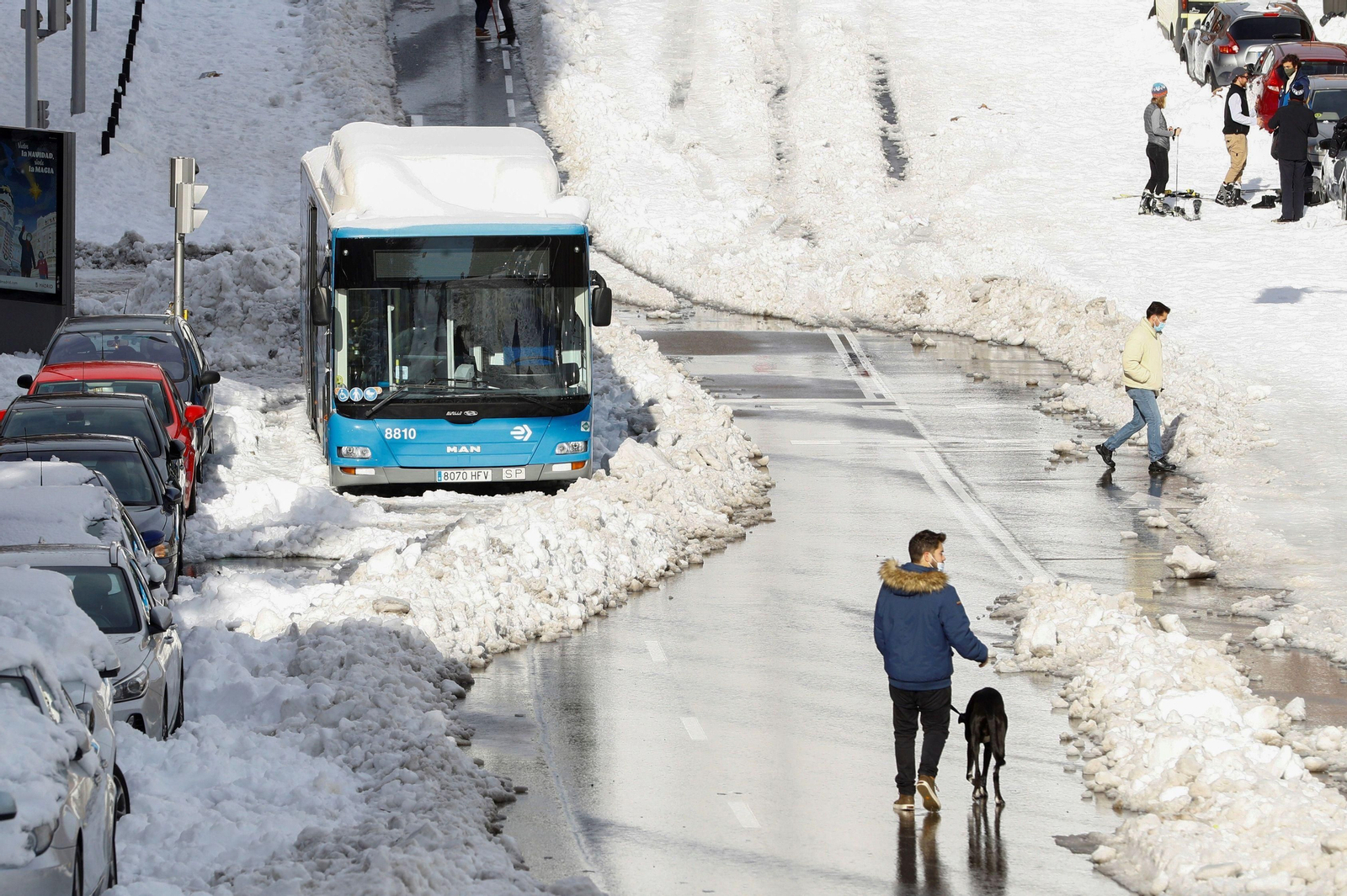 Madrid trata de restablecer la normalidad: el día después en imágenes