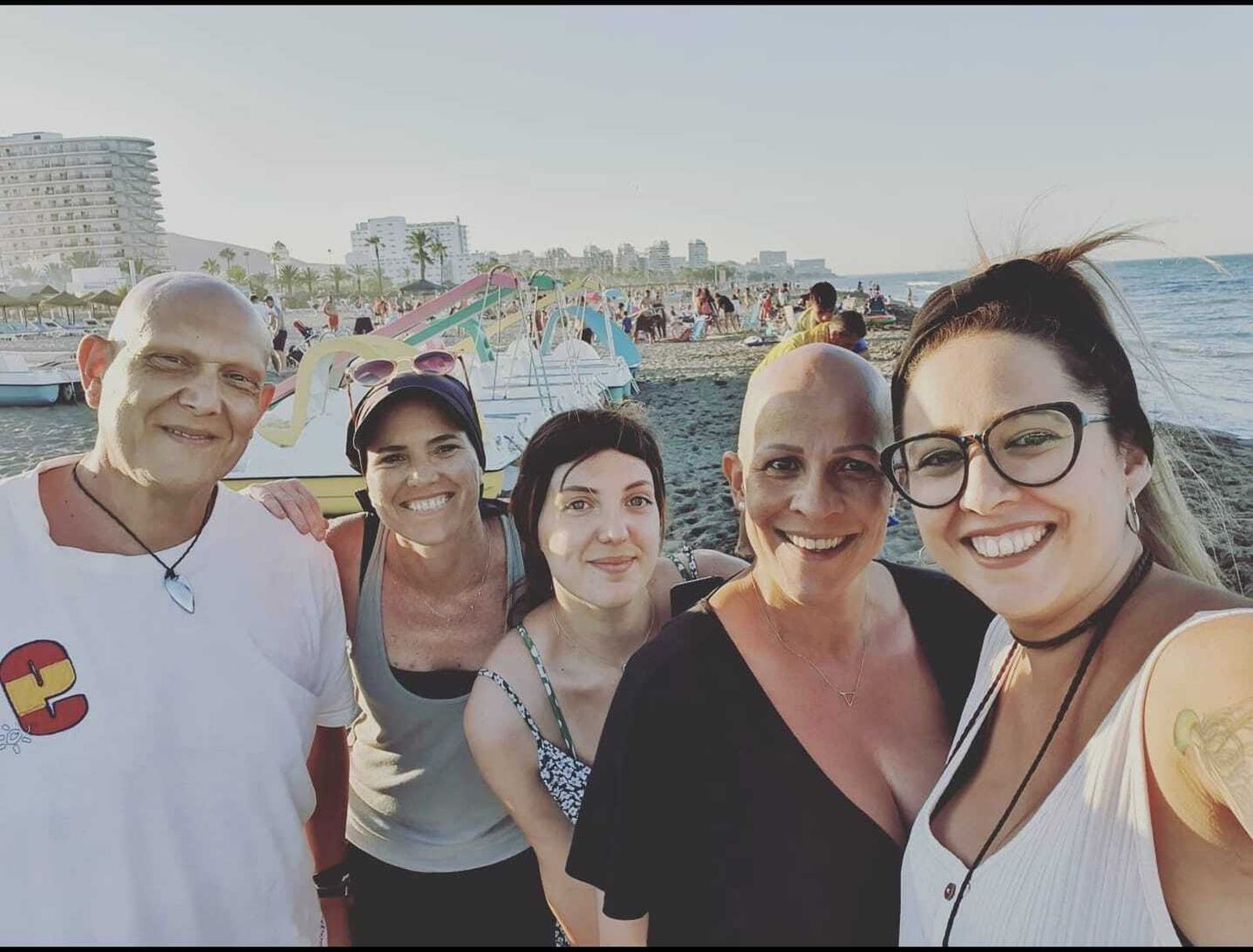 Integrantes de la asociación A Pelo en Málaga.