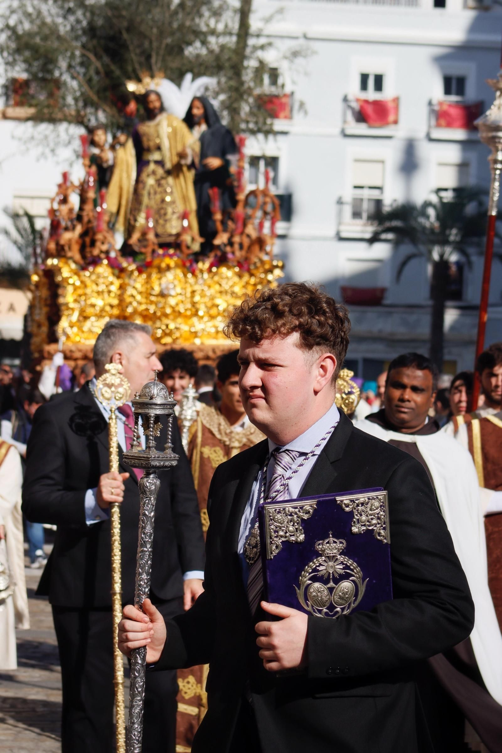 Las imágenes del traslado de Prendimiento desde la Catedral en la Semana Santa de Cádiz 2025