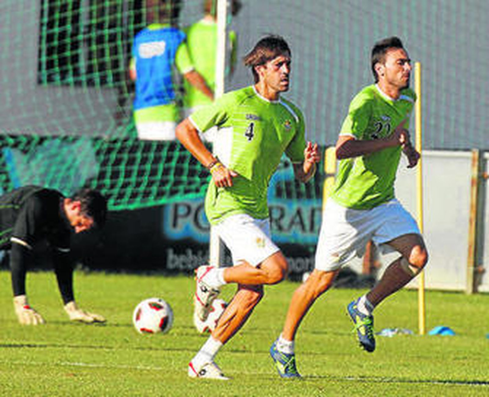 Belenguer realiza series junto a Momo.