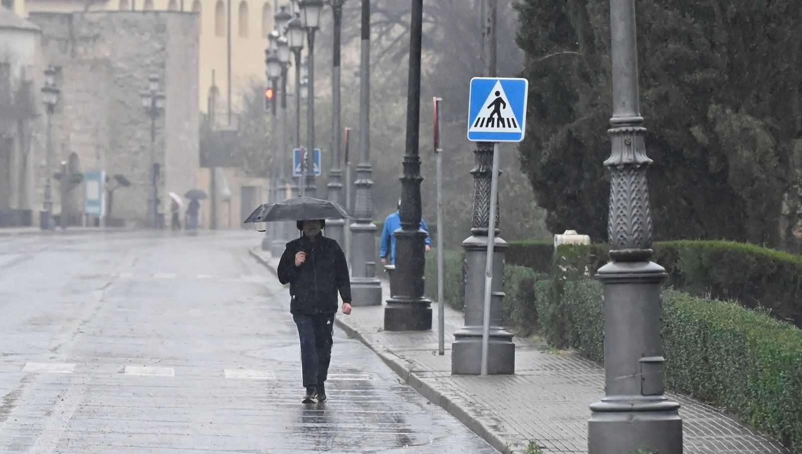 Las imágenes del Día de Andalucía pasado por agua en Córdoba