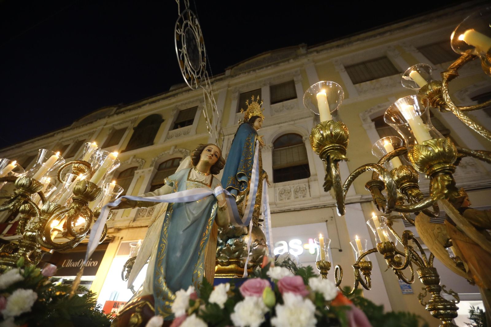 La procesión de la Virgen Milagrosa de Córdoba, en imágenes