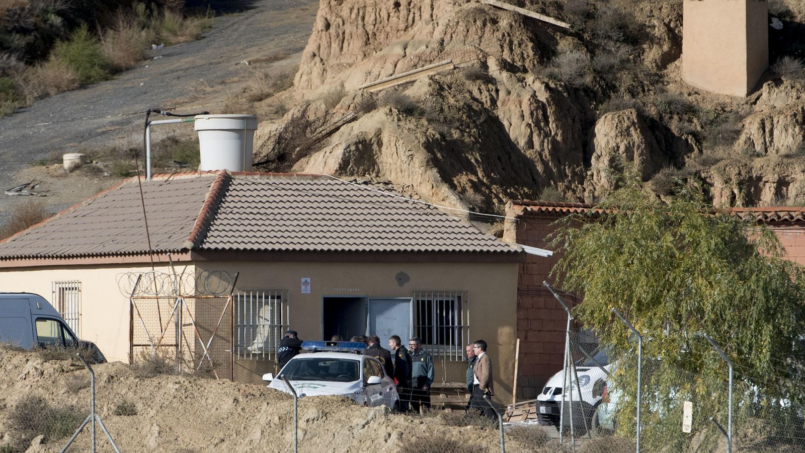 Trabajos policiales en la cueva donde se produjo el accidente