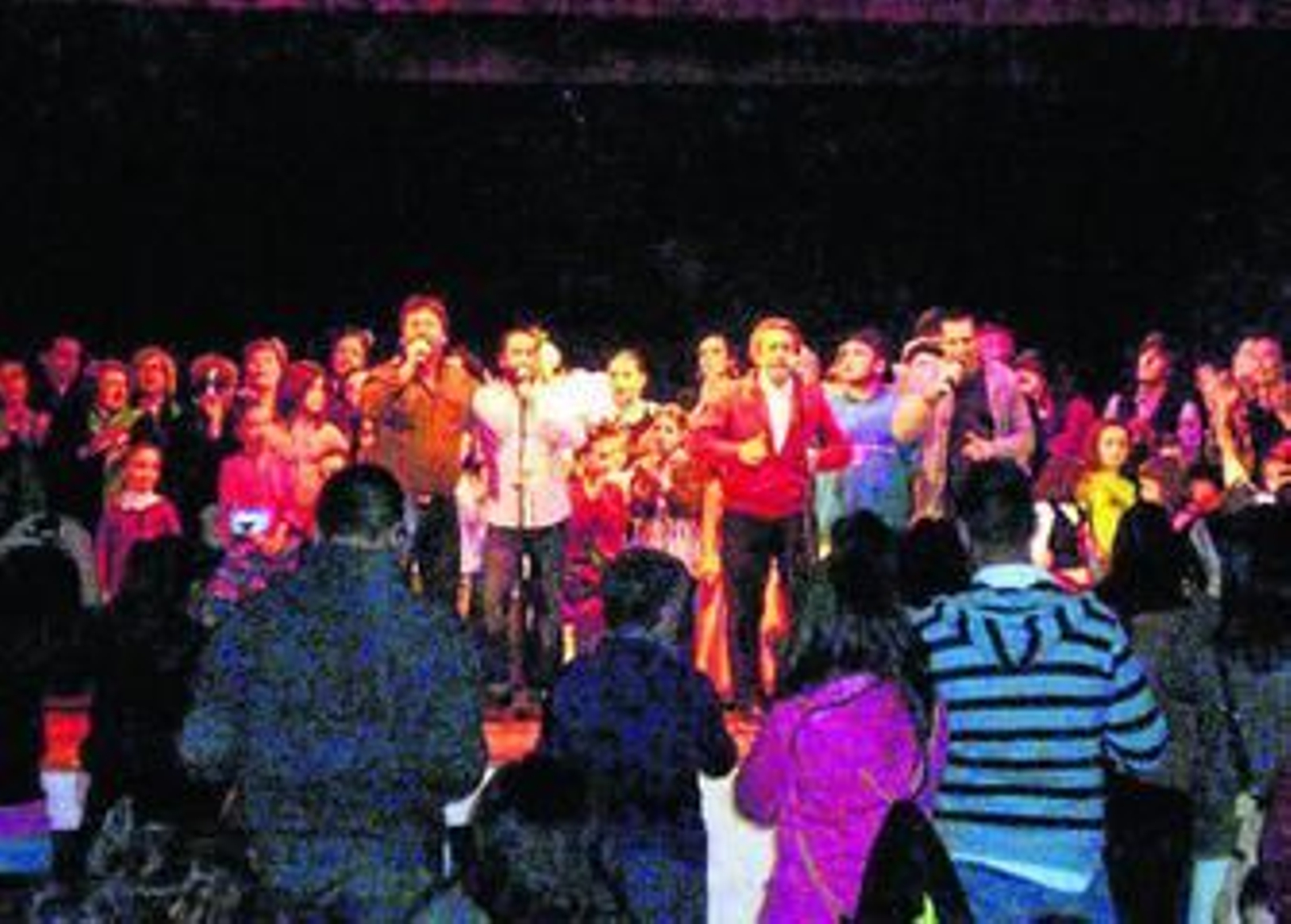 Villancico final de los participantes.