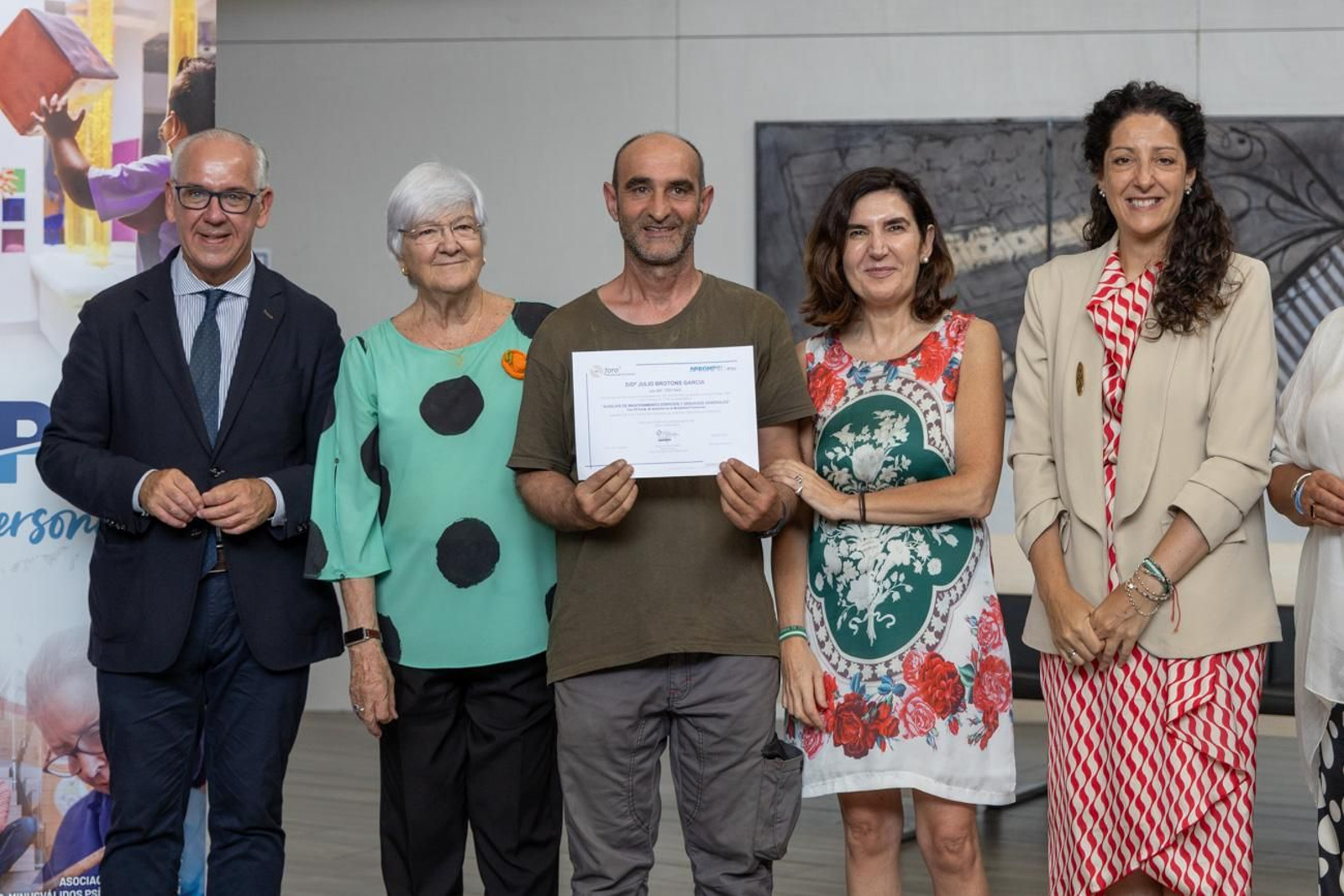 Visita de la consejera a las instalaciones de Aprompsi