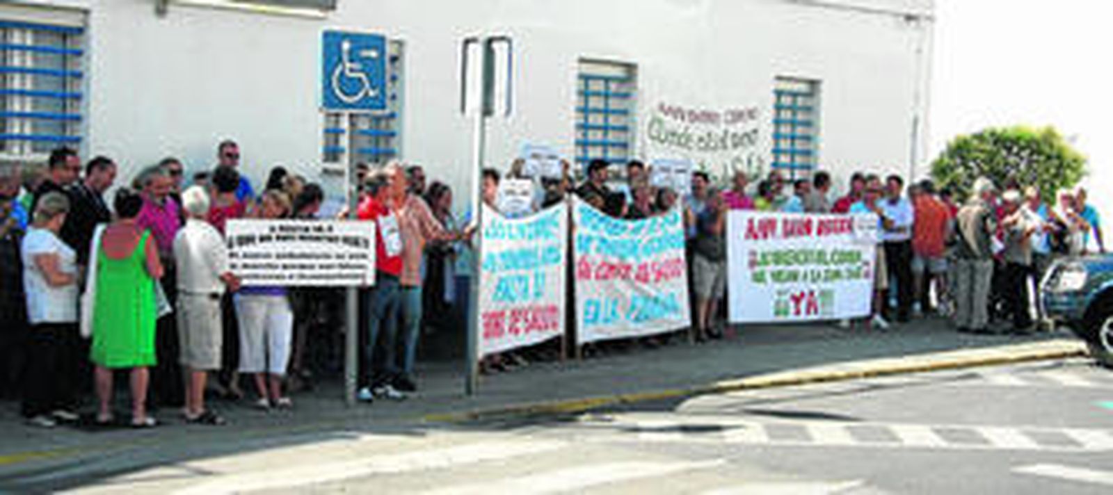 Una de las últimas concentraciones de protesta celebradas en Pinillo Chico en demanda de un nuevo centro de salud en la Zona Norte.