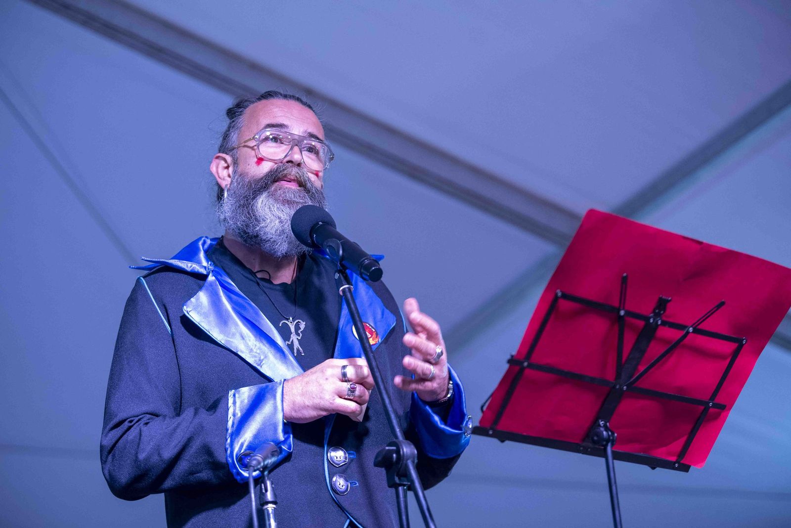 José Luis Jaén durante su emotivo pregón de Carnaval celebrado el pasado viernes.