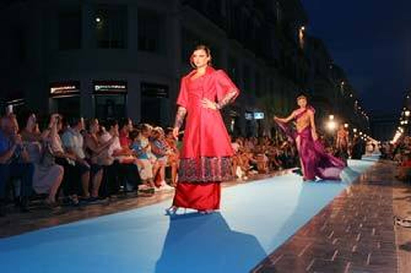 La Pasarela Larios embriaga Málaga