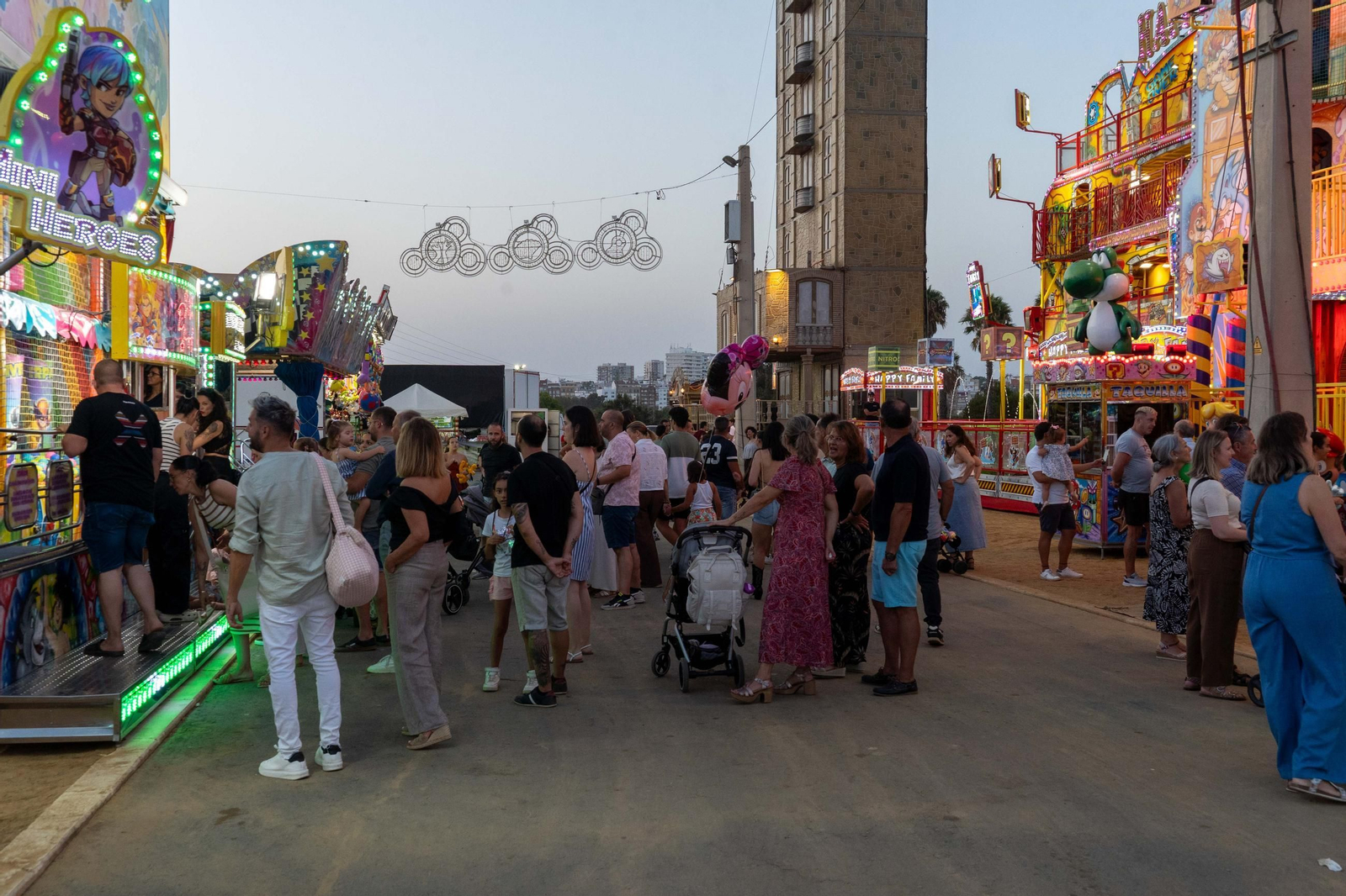 Colombinas 2025: Imágenes del ambiente el lunes 4 de agosto en las Fiestas Colombinas