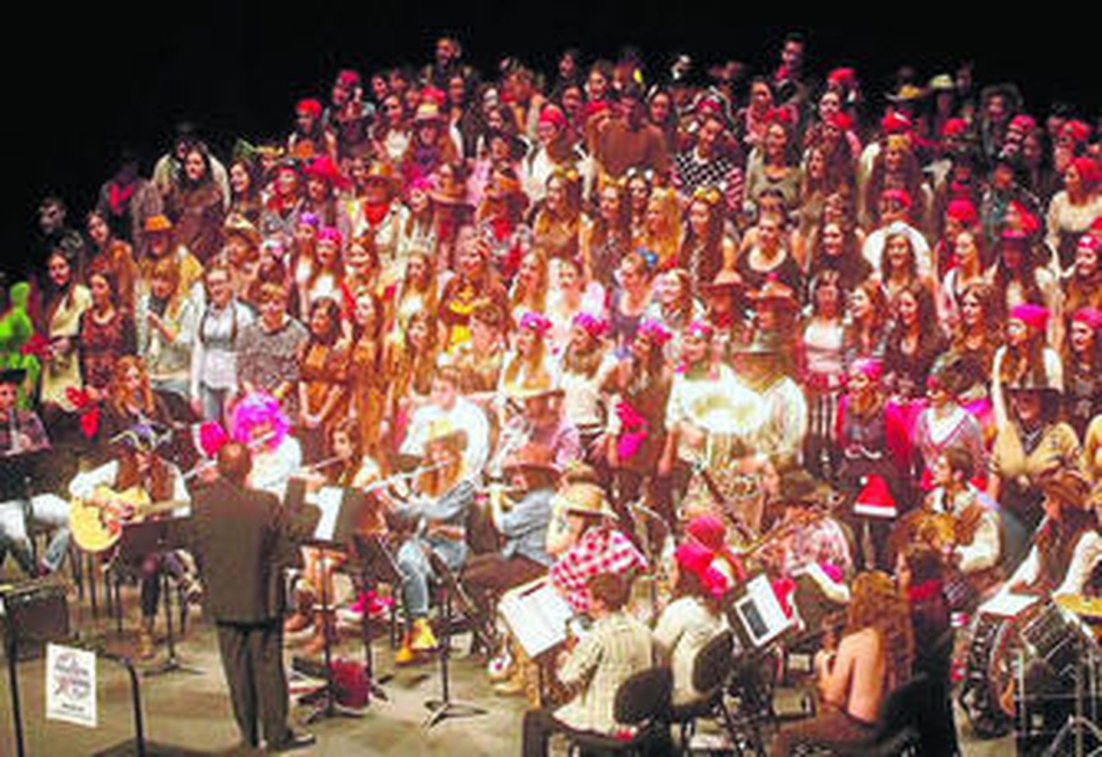 1.800 escolares disfrutan de un concierto solidario en Roquetas