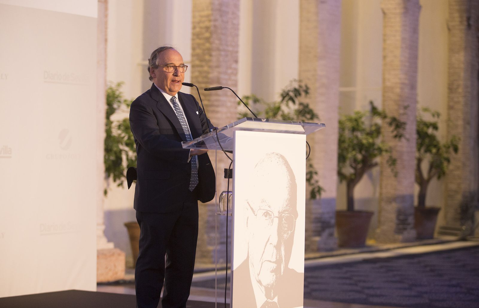 Las imágenes de la entrega del VIII Premio Manuel Clavero