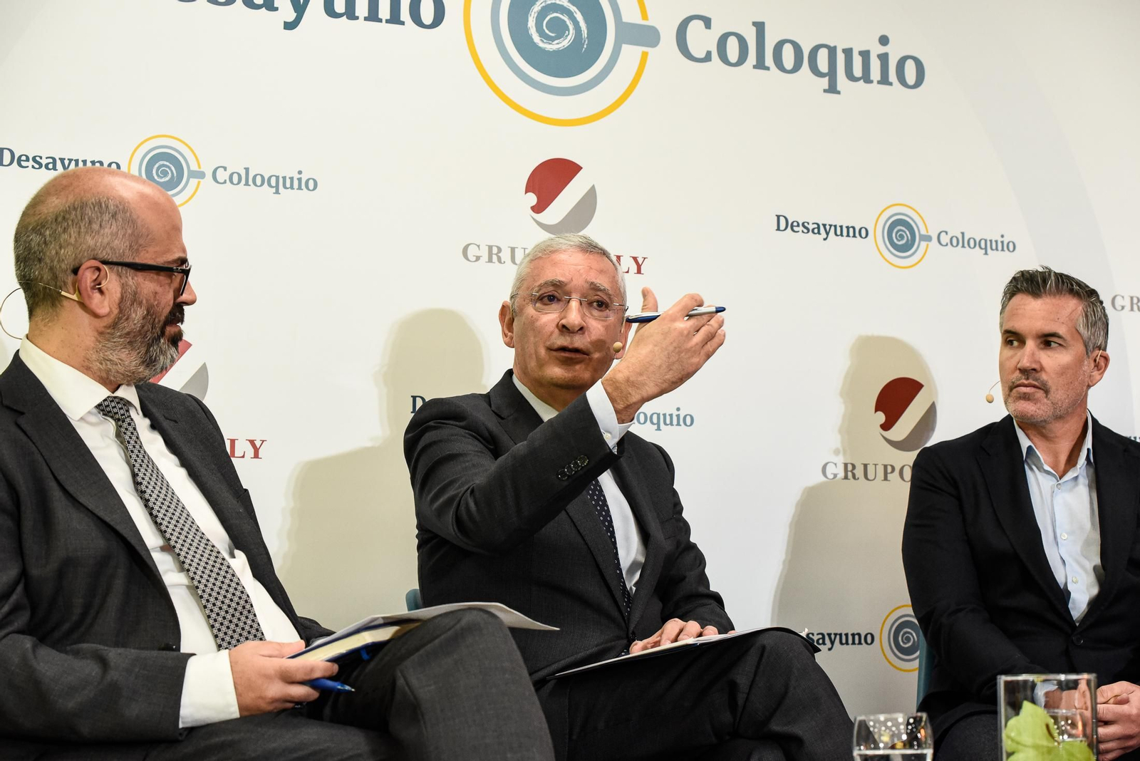 Imágenes del Desayuno Coloquio "Enomía azul, claves para el desarrollo sostenible" organizado por el Grupo Joly