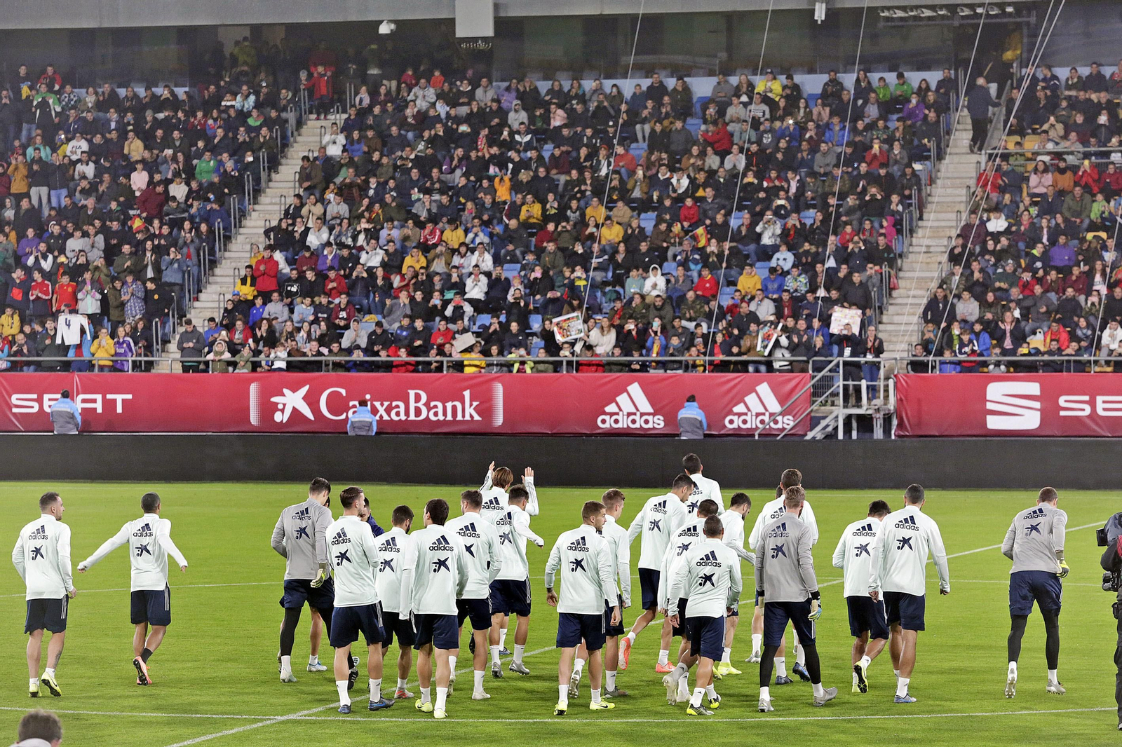 Imágenes de la selección española entrenando en el estadio Carranza
