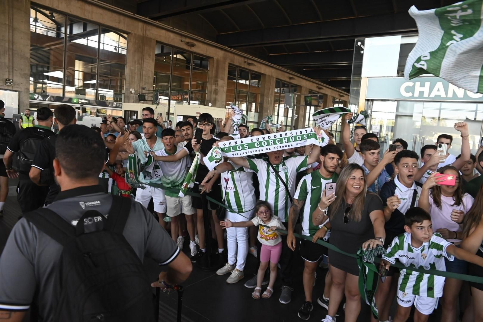 Las mejores fotos de la despedida al Córdoba CF antes de su viaje a Barcelona