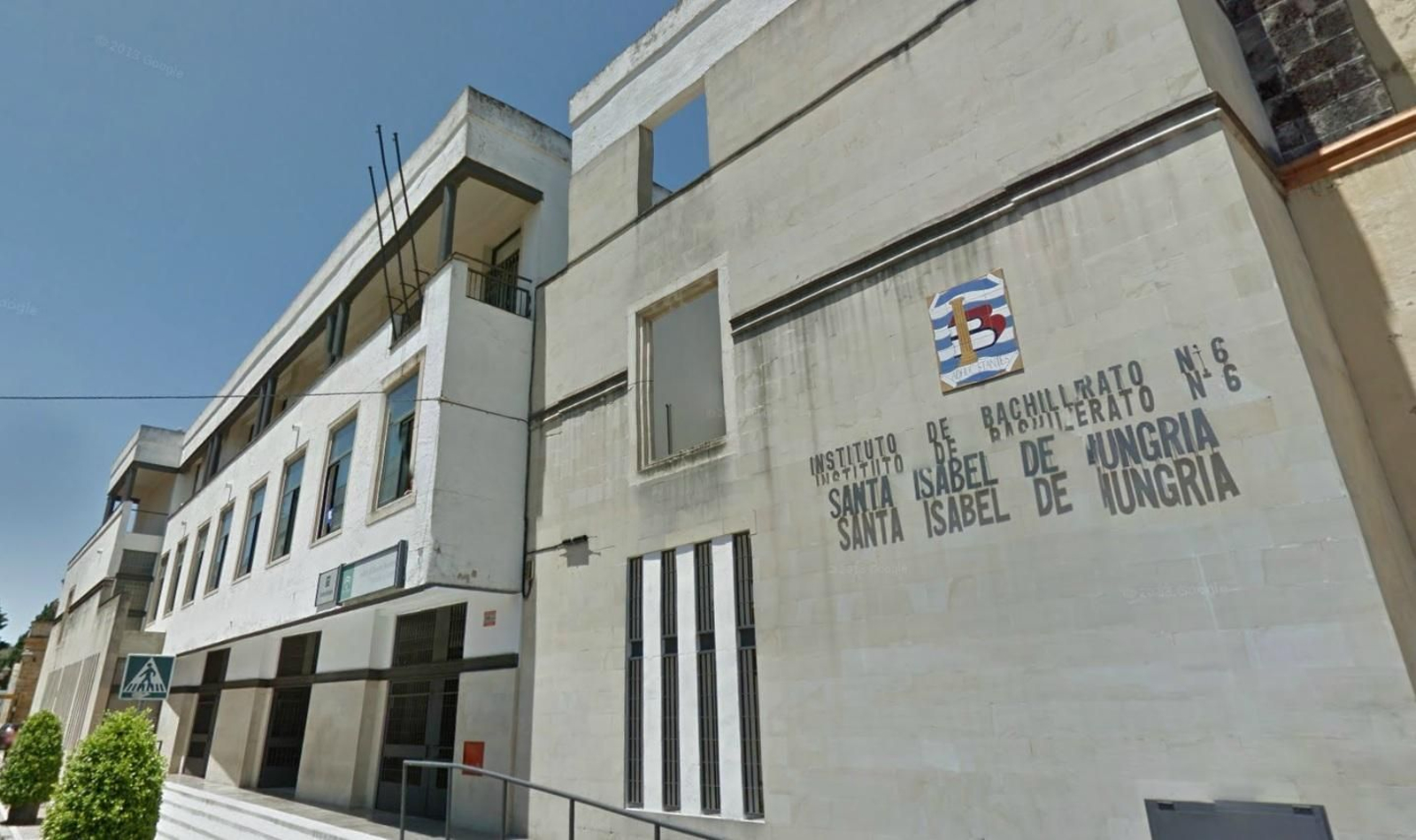 Fachada principal del IES Santa Isabel de Hungría.