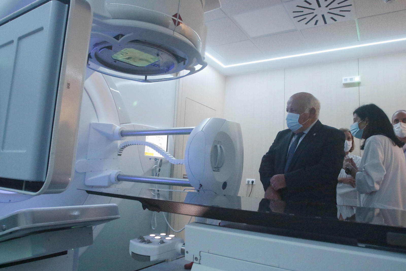 Visita el Hospital de Día de Infecciosos y el nuevo Acelerador Lineal de Electrones de Córdoba