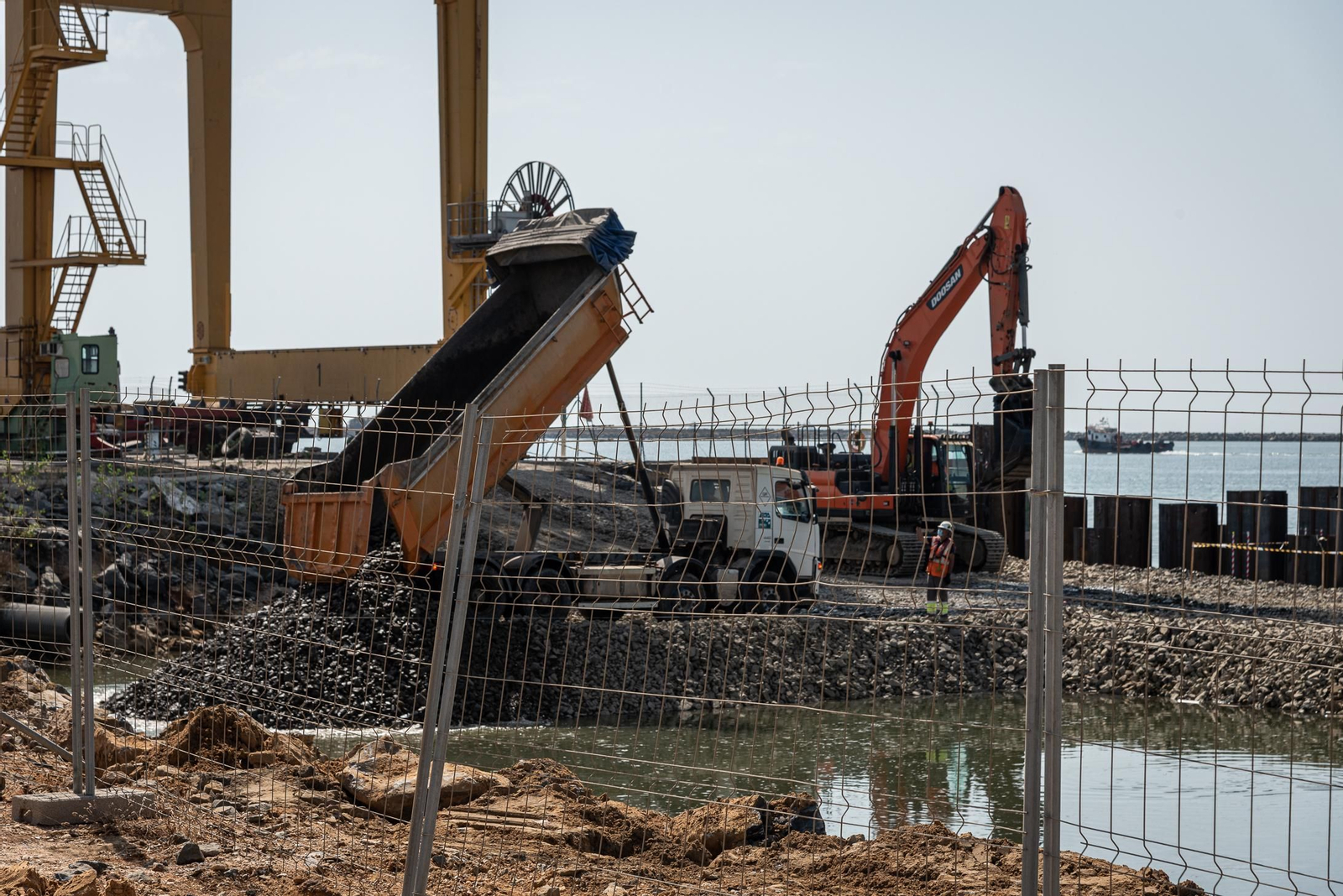 Imágenes de a obra de ampliación del muelle sur del Puerto de Huelva