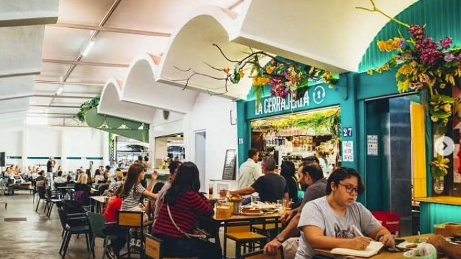 La Cerrajería, en el mercado de abastos de Chipiona.