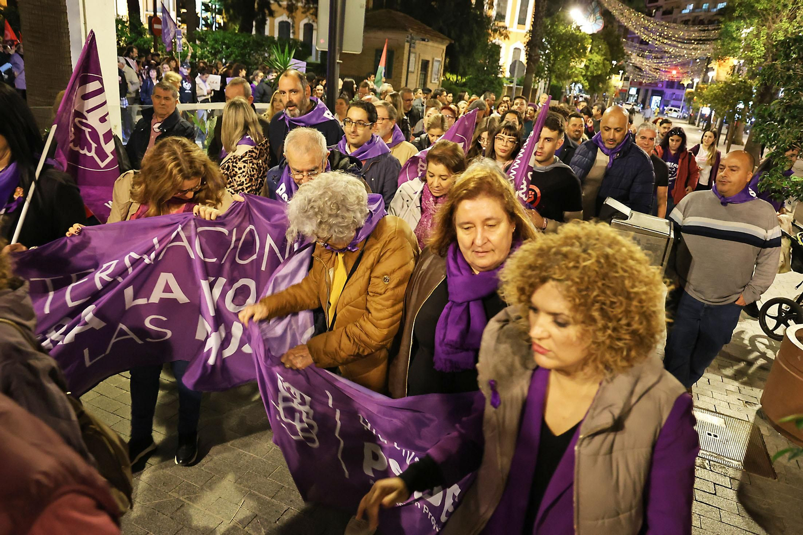Imágenes de la Manifestación por el 25-N en Huelva