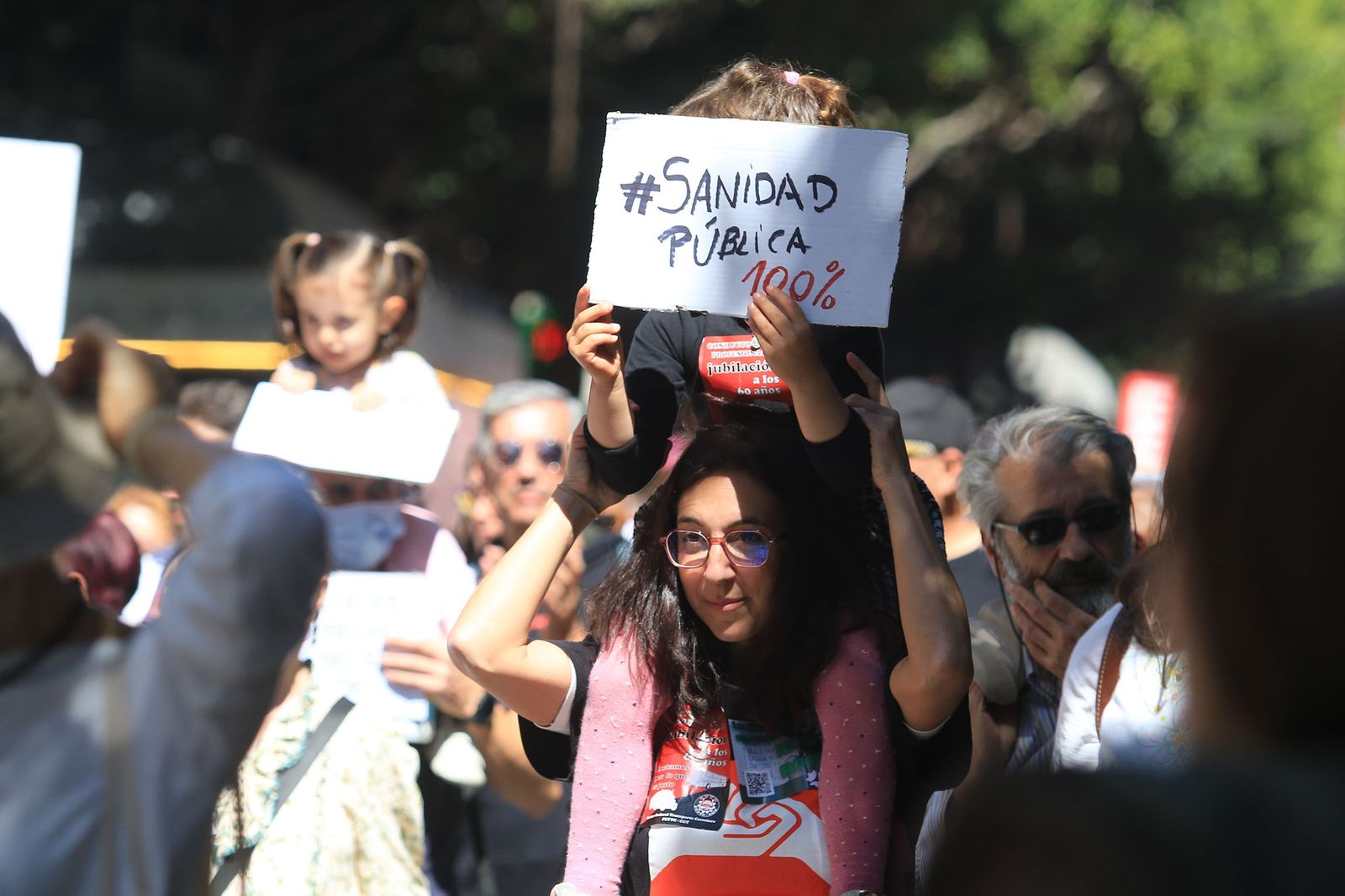 Los sanitarios de Almería se manifiestan contra la mala salud de la sanidad andaluza
