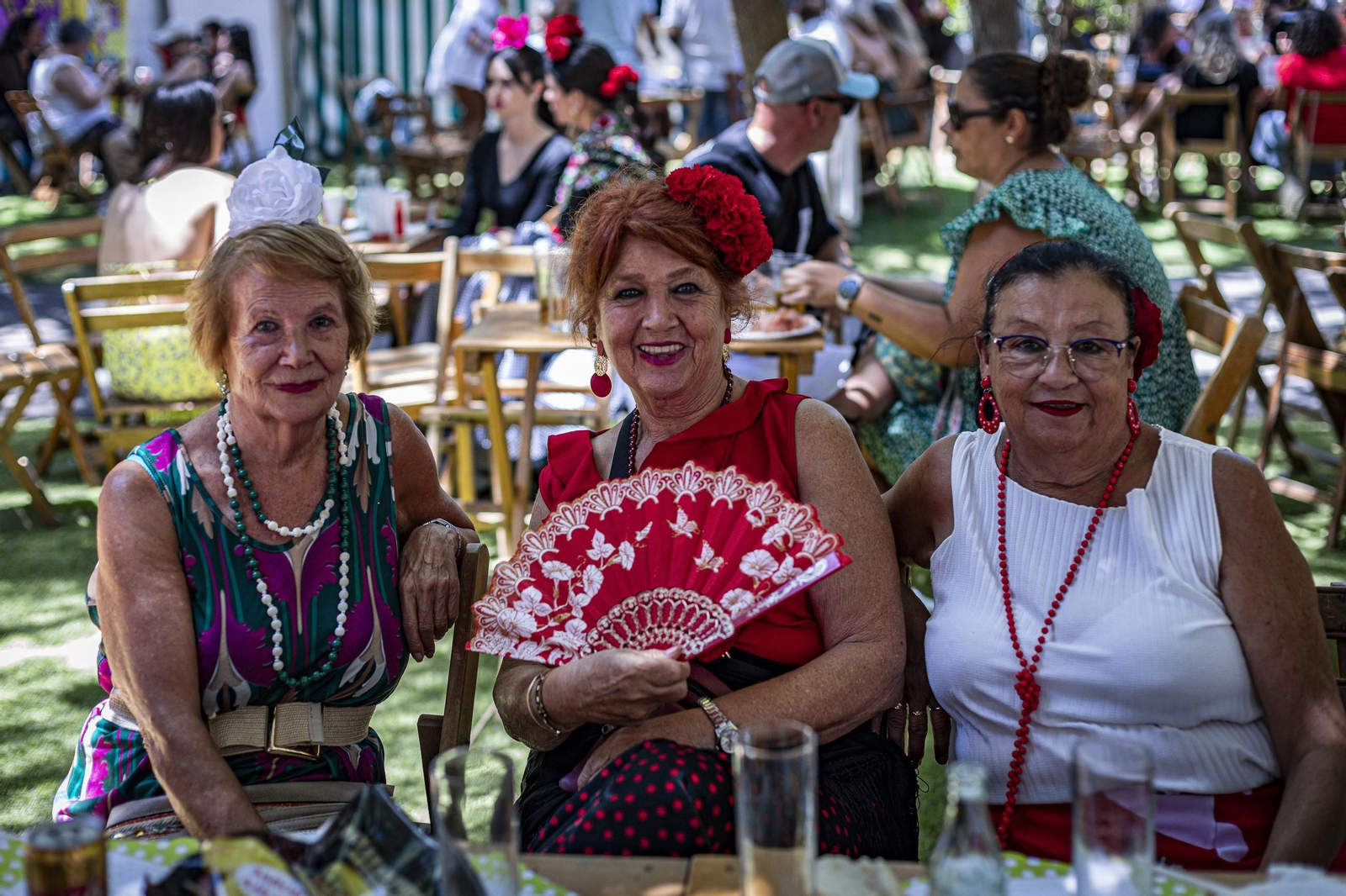 Búscate en las imágenes del Día de la Mujer de la Feria del Carmen y de la Sal de San Fernando