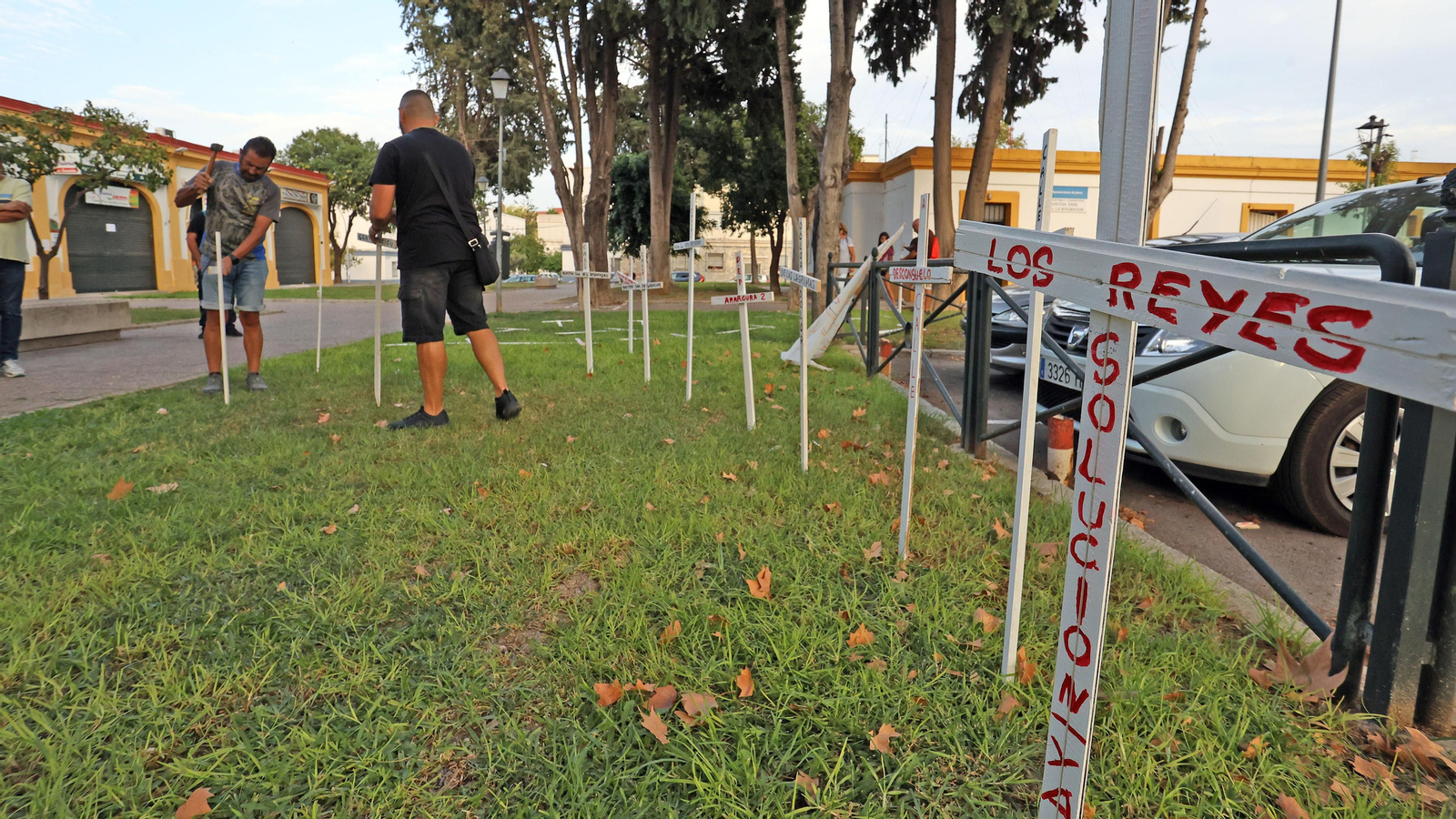 Manifestación de los vecinos de La Asunción de Jerez por los retrasos de la rehabilitación de sus bloques