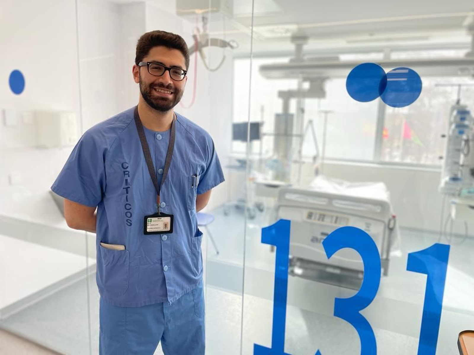 Imad Ben Abdellatif, en la UCI del Clínico.